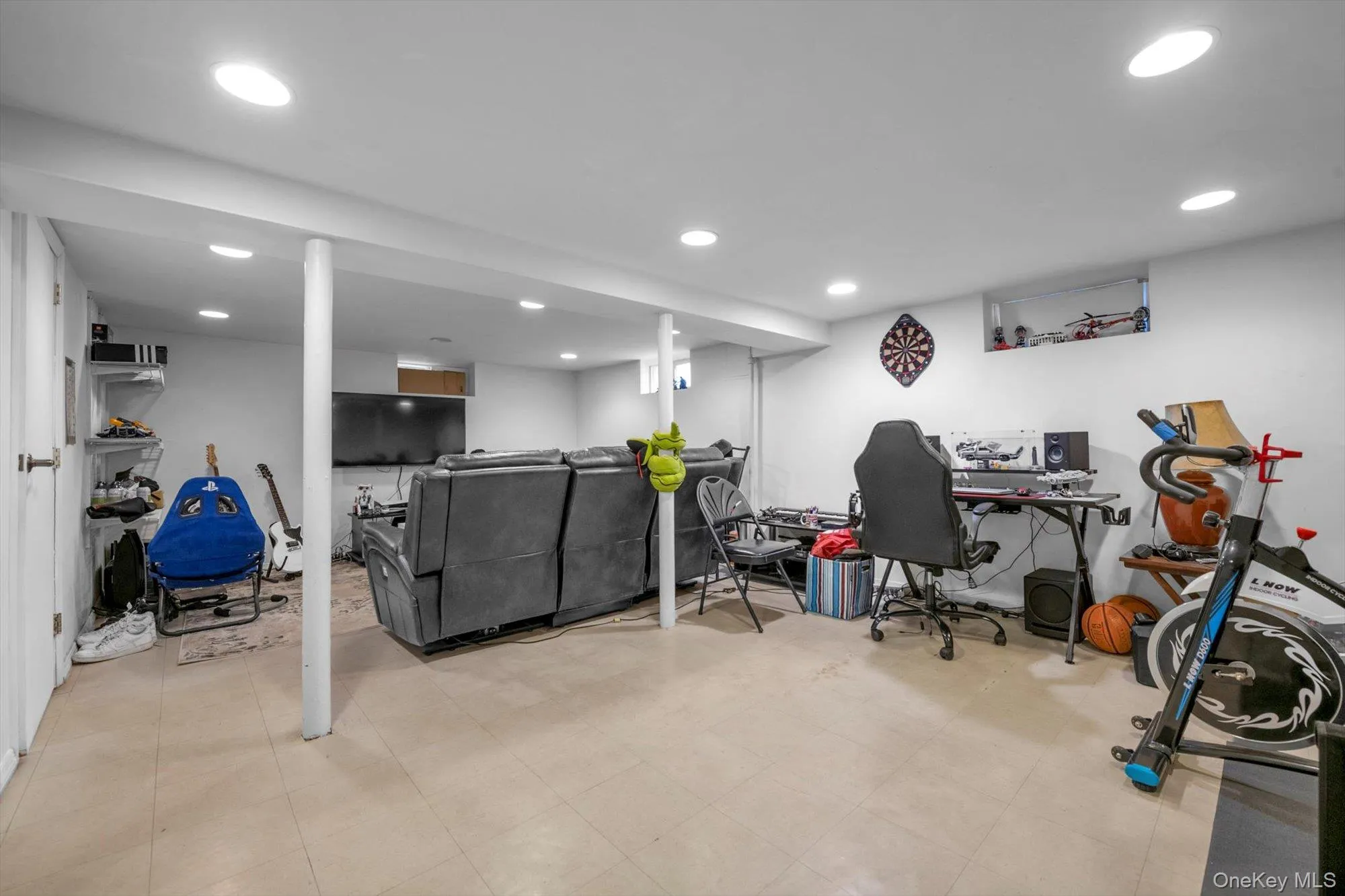 215-18 48th Avenue, New York, NY, 3 Bedrooms Bedrooms, 6 Rooms Rooms,1 BathroomBathrooms,Residential,For Rent,48th,0,979643 215-18 48th Avenue, New York, NY, 3 Bedrooms Bedrooms, 6 Rooms Rooms,1 BathroomBathrooms,Residential,For Rent,48th,0,979643