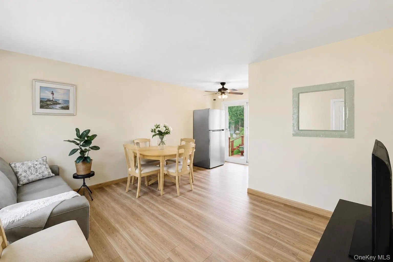 1016 Howells Road, Islip, NY, 3 Bedrooms Bedrooms, 7 Rooms Rooms,1 BathroomBathrooms,Residential Sale,For Rent,Howells,0,979652 1016 Howells Road, Islip, NY, 3 Bedrooms Bedrooms, 7 Rooms Rooms,1 BathroomBathrooms,Residential Sale,For Rent,Howells,0,979652