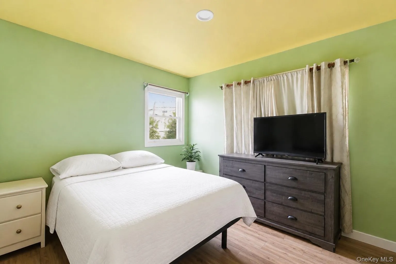 1016 Howells Road, Islip, NY, 3 Bedrooms Bedrooms, 7 Rooms Rooms,1 BathroomBathrooms,Residential Sale,For Rent,Howells,0,979652 1016 Howells Road, Islip, NY, 3 Bedrooms Bedrooms, 7 Rooms Rooms,1 BathroomBathrooms,Residential Sale,For Rent,Howells,0,979652