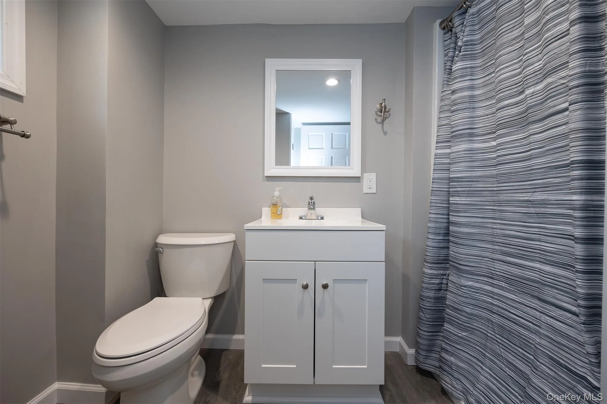 108 Ralph Avenue, Babylon, NY, 1 Bedroom Bedrooms, 4 Rooms Rooms,1 BathroomBathrooms,Residential Lease,For Rent,Ralph,0,979661 108 Ralph Avenue, Babylon, NY, 1 Bedroom Bedrooms, 4 Rooms Rooms,1 BathroomBathrooms,Residential Lease,For Rent,Ralph,0,979661