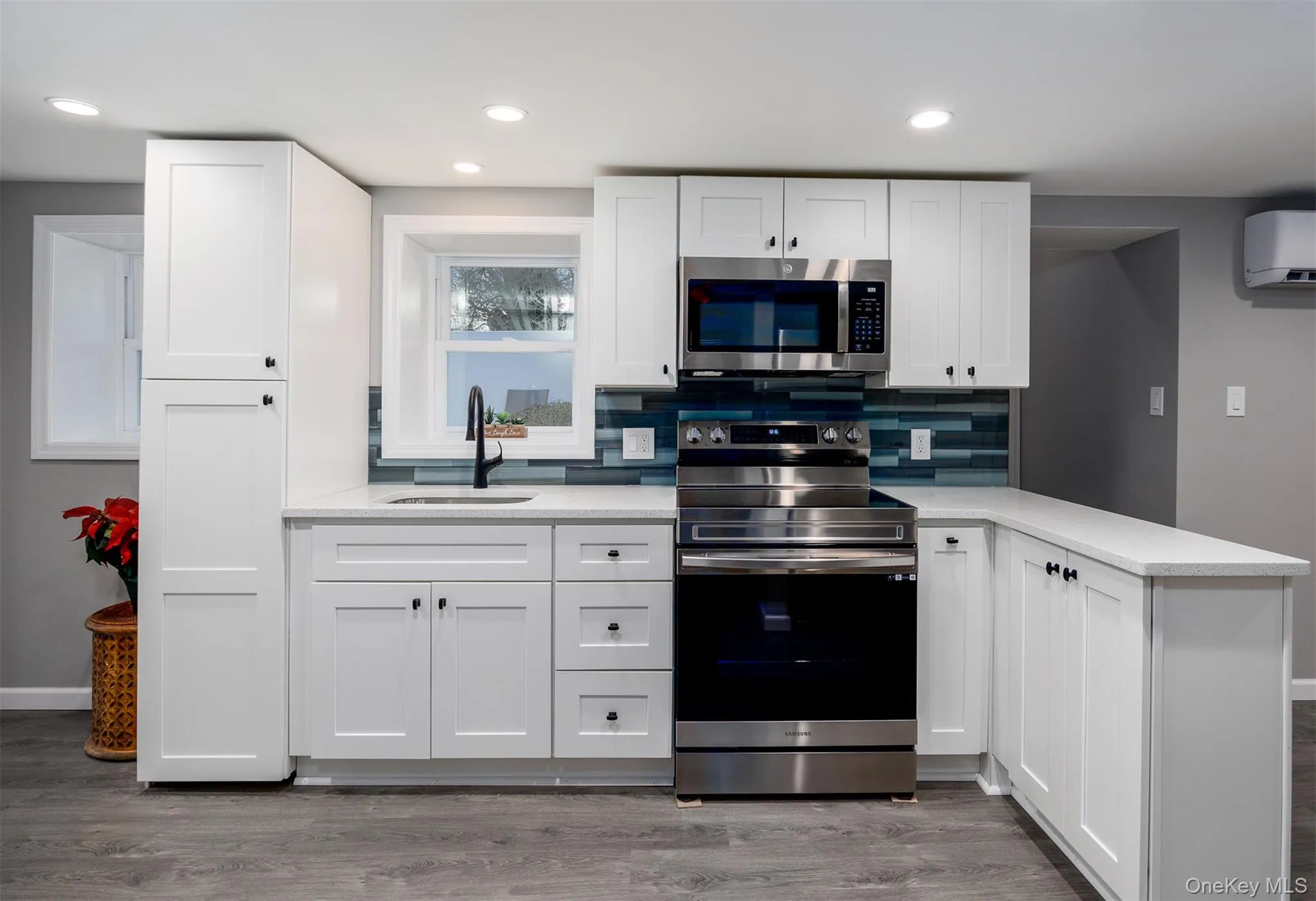 108 Ralph Avenue, Babylon, NY, 1 Bedroom Bedrooms, 4 Rooms Rooms,1 BathroomBathrooms,Residential Lease,For Rent,Ralph,0,979661 108 Ralph Avenue, Babylon, NY, 1 Bedroom Bedrooms, 4 Rooms Rooms,1 BathroomBathrooms,Residential Lease,For Rent,Ralph,0,979661