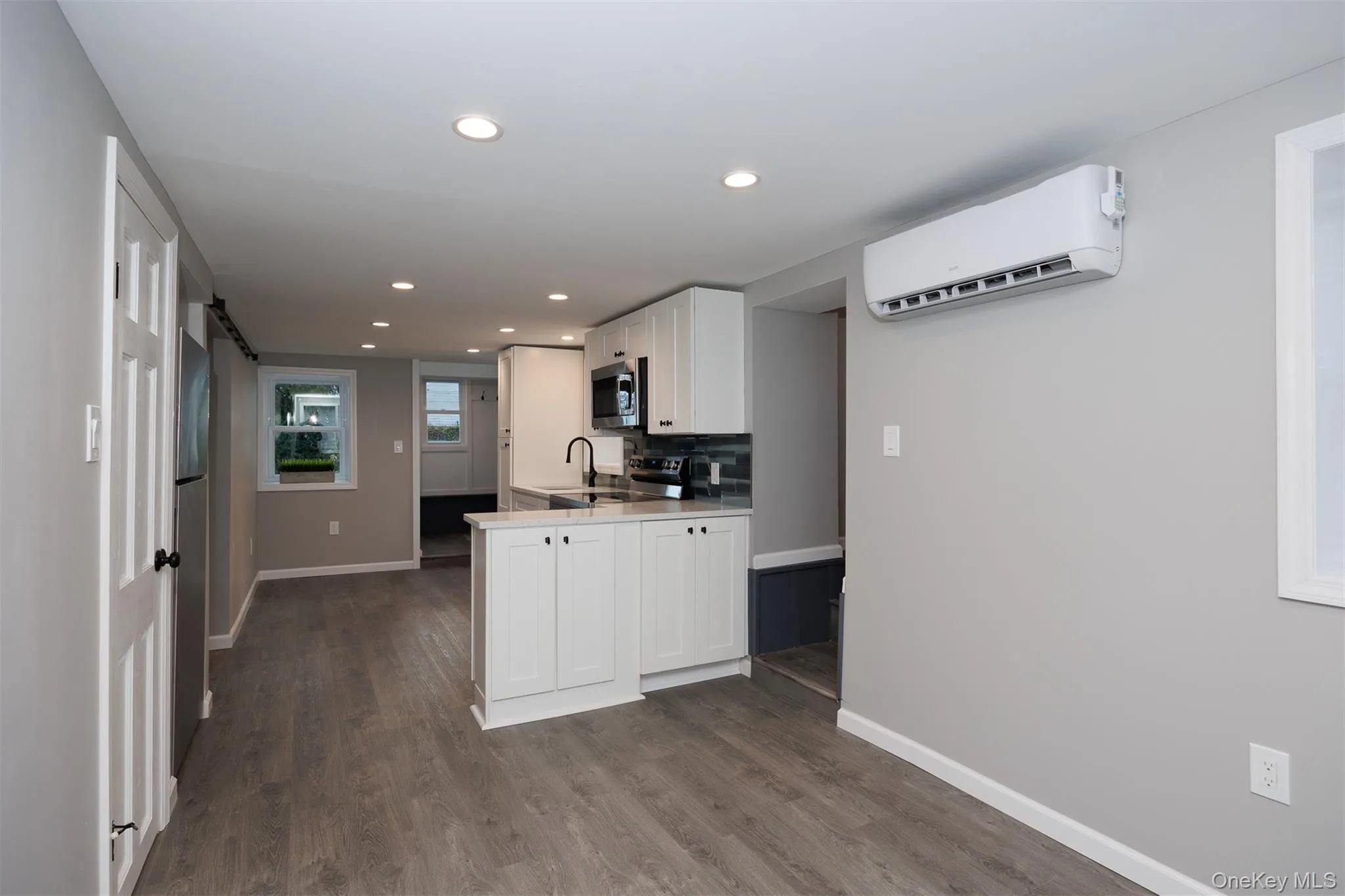 108 Ralph Avenue, Babylon, NY, 1 Bedroom Bedrooms, 4 Rooms Rooms,1 BathroomBathrooms,Residential Lease,For Rent,Ralph,0,979661 108 Ralph Avenue, Babylon, NY, 1 Bedroom Bedrooms, 4 Rooms Rooms,1 BathroomBathrooms,Residential Lease,For Rent,Ralph,0,979661