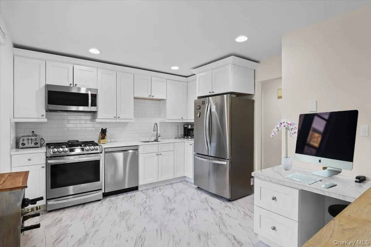 16 Wyman Street, Rye Town, NY, 3 Bedrooms Bedrooms, 7 Rooms Rooms,3 BathroomsBathrooms,Residential Lease,For Rent,Wyman,0,979682 16 Wyman Street, Rye Town, NY, 3 Bedrooms Bedrooms, 7 Rooms Rooms,3 BathroomsBathrooms,Residential Lease,For Rent,Wyman,0,979682