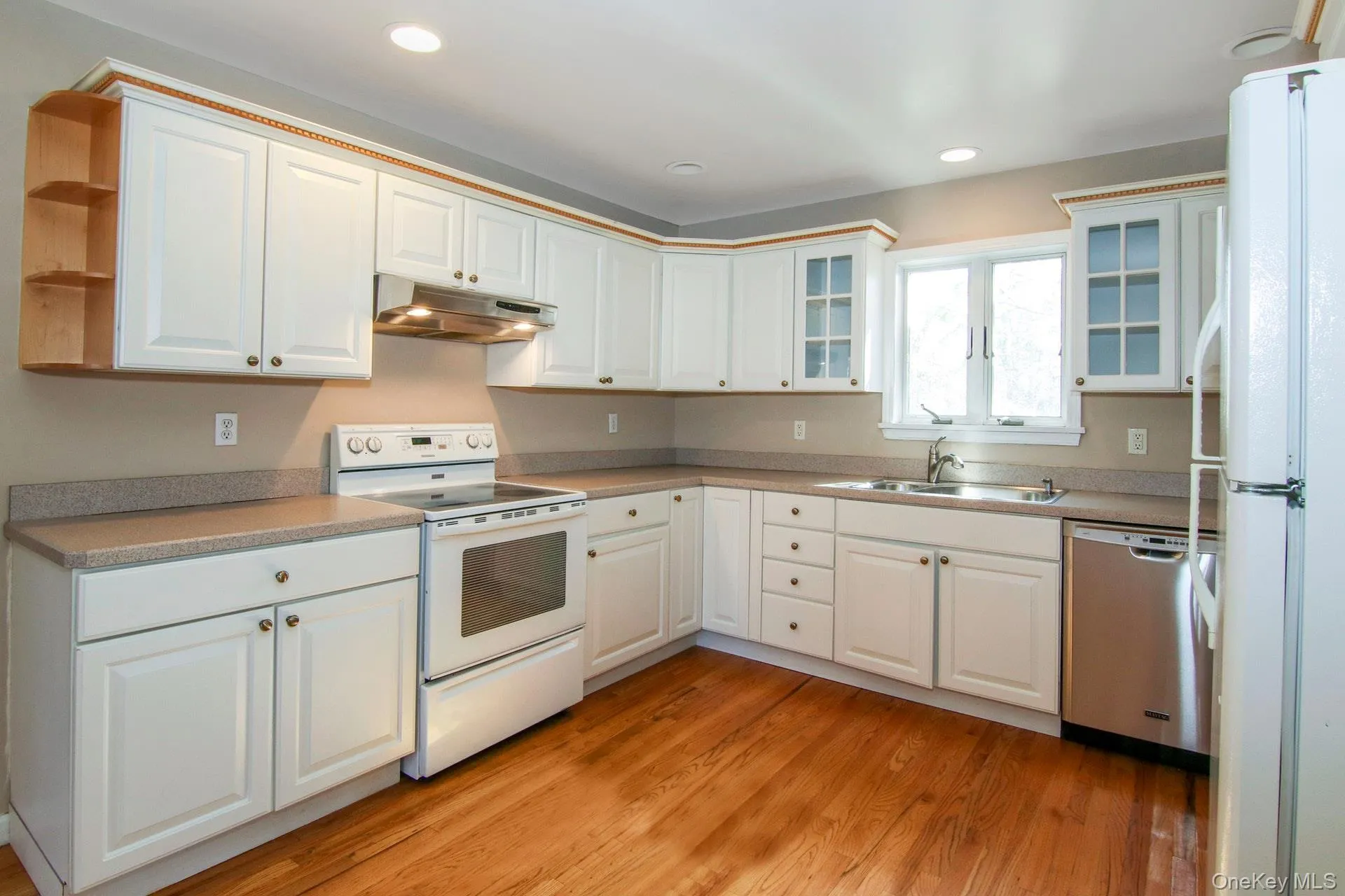 4 Manor Place, White Plains, NY, 3 Bedrooms Bedrooms, 7 Rooms Rooms,2 BathroomsBathrooms,Residential,For Rent,Manor,0,979742 4 Manor Place, White Plains, NY, 3 Bedrooms Bedrooms, 7 Rooms Rooms,2 BathroomsBathrooms,Residential,For Rent,Manor,0,979742
