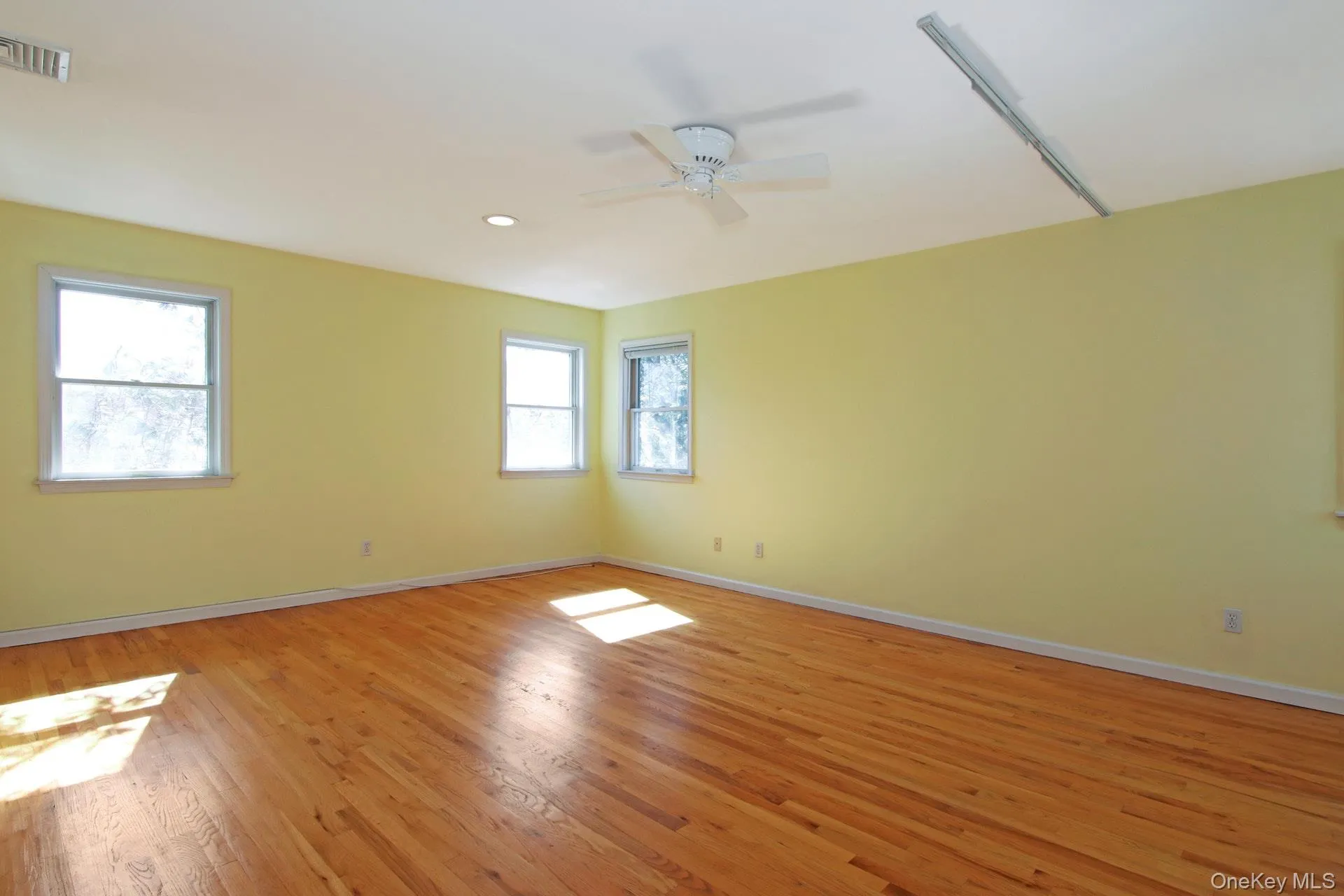4 Manor Place, White Plains, NY, 3 Bedrooms Bedrooms, 7 Rooms Rooms,2 BathroomsBathrooms,Residential,For Rent,Manor,0,979742 4 Manor Place, White Plains, NY, 3 Bedrooms Bedrooms, 7 Rooms Rooms,2 BathroomsBathrooms,Residential,For Rent,Manor,0,979742