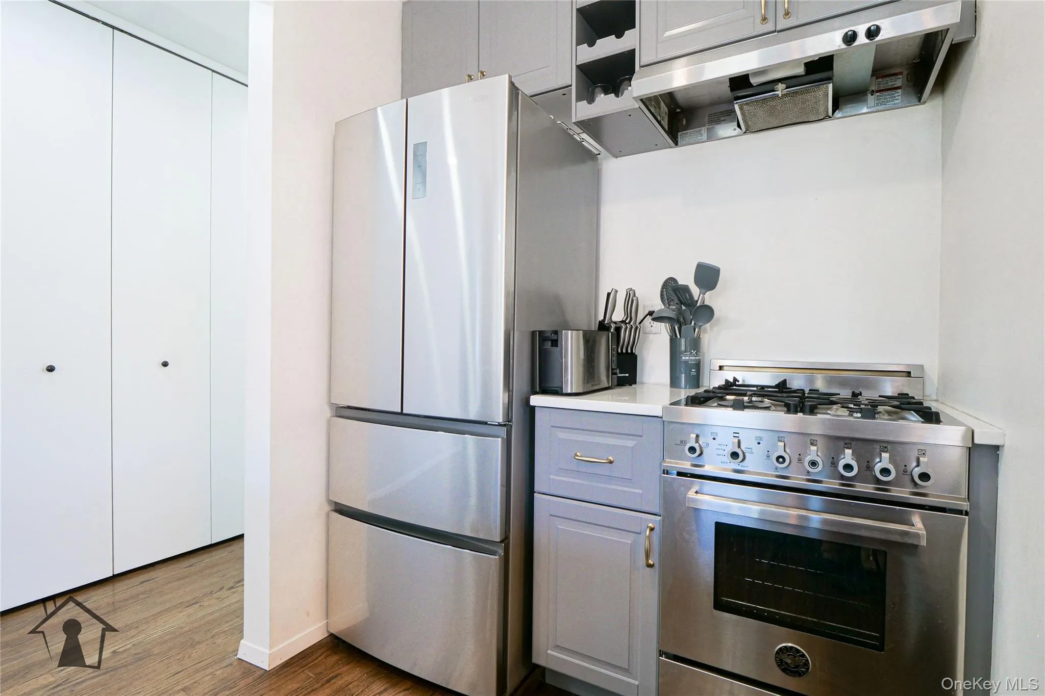 54 Erasmus Street, New York, NY, 2 Bedrooms Bedrooms, 4 Rooms Rooms,1 BathroomBathrooms,Residential,For Rent,Erasmus,0,979745 54 Erasmus Street, New York, NY, 2 Bedrooms Bedrooms, 4 Rooms Rooms,1 BathroomBathrooms,Residential,For Rent,Erasmus,0,979745