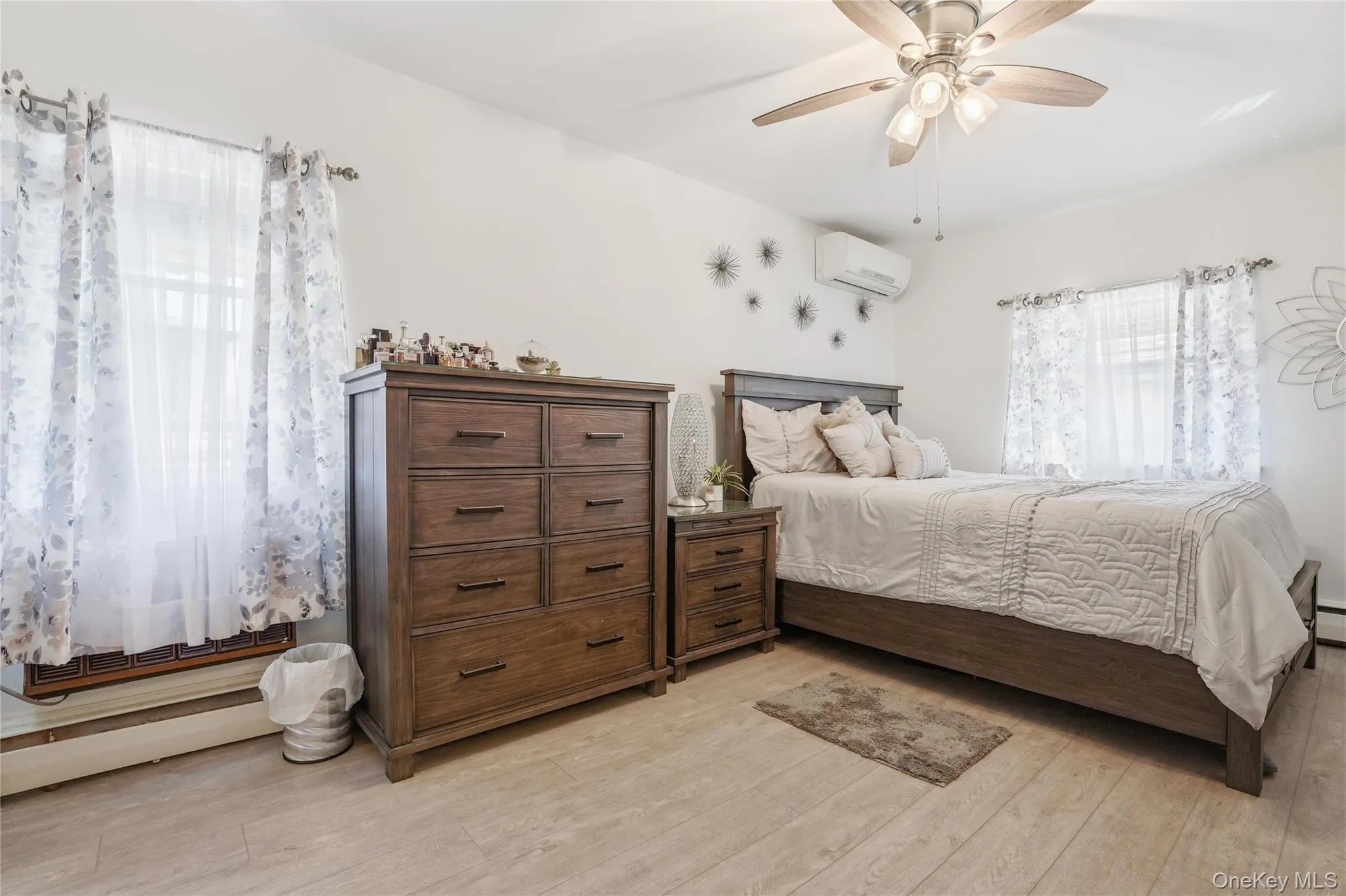 2866 Dewey Avenue, New York, NY, 3 Bedrooms Bedrooms, 6 Rooms Rooms,1 BathroomBathrooms,Residential,For Rent,Dewey,0,979749 2866 Dewey Avenue, New York, NY, 3 Bedrooms Bedrooms, 6 Rooms Rooms,1 BathroomBathrooms,Residential,For Rent,Dewey,0,979749