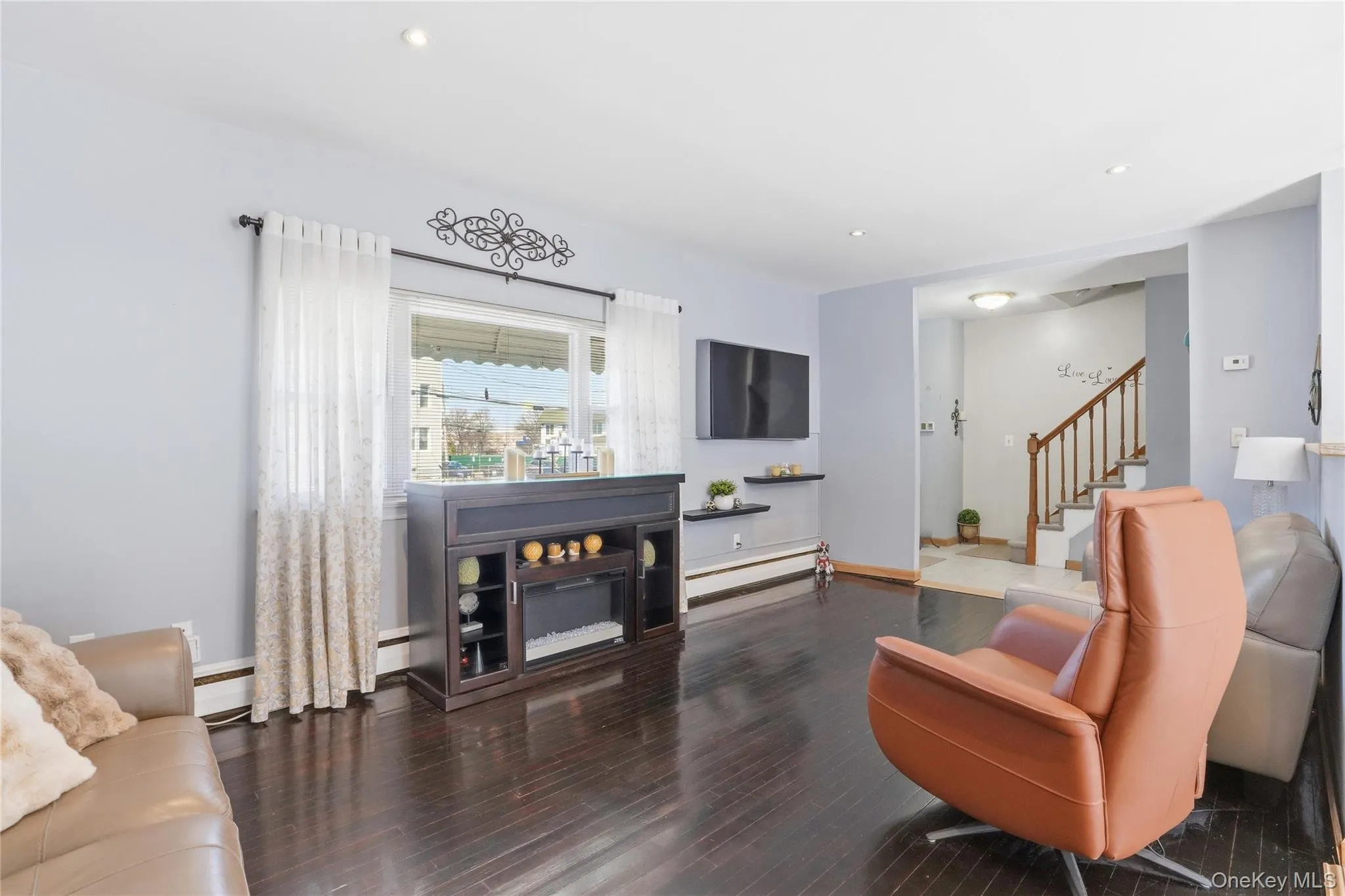 2866 Dewey Avenue, New York, NY, 3 Bedrooms Bedrooms, 6 Rooms Rooms,1 BathroomBathrooms,Residential,For Rent,Dewey,0,979749 2866 Dewey Avenue, New York, NY, 3 Bedrooms Bedrooms, 6 Rooms Rooms,1 BathroomBathrooms,Residential,For Rent,Dewey,0,979749