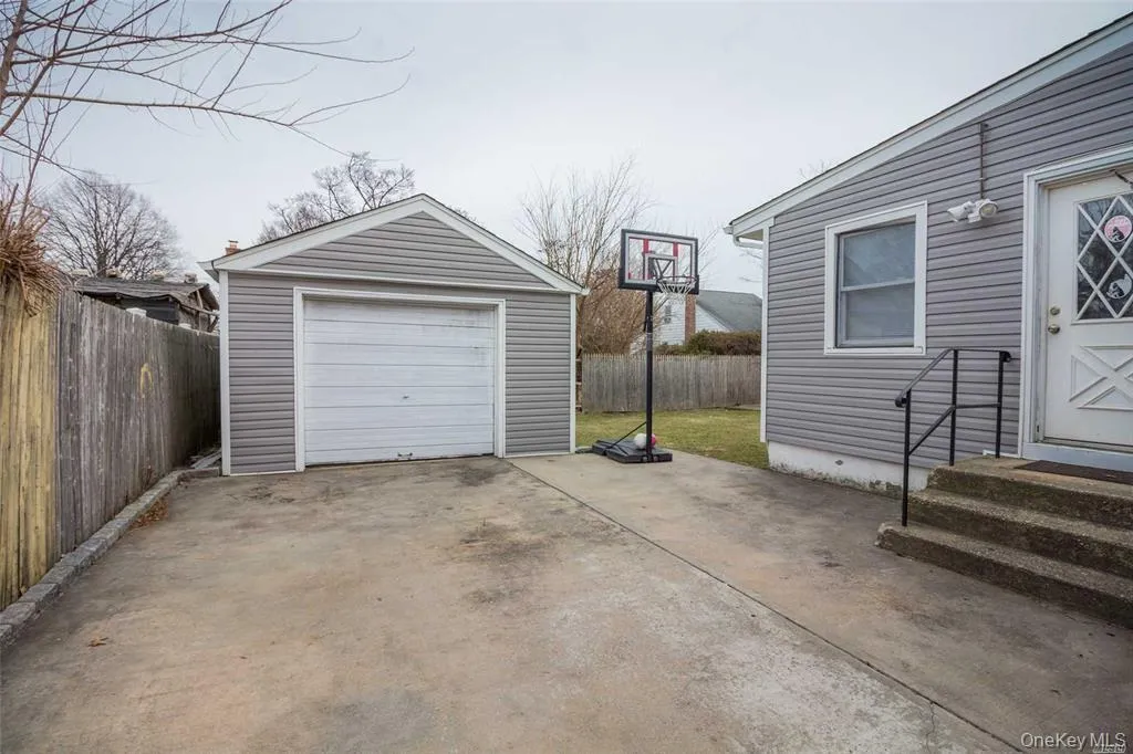 343 Greengrove Avenue, Hempstead, NY, 5 Bedrooms Bedrooms, 7 Rooms Rooms,2 BathroomsBathrooms,Residential Lease,For Rent,Greengrove,0,979785 343 Greengrove Avenue, Hempstead, NY, 5 Bedrooms Bedrooms, 7 Rooms Rooms,2 BathroomsBathrooms,Residential Lease,For Rent,Greengrove,0,979785