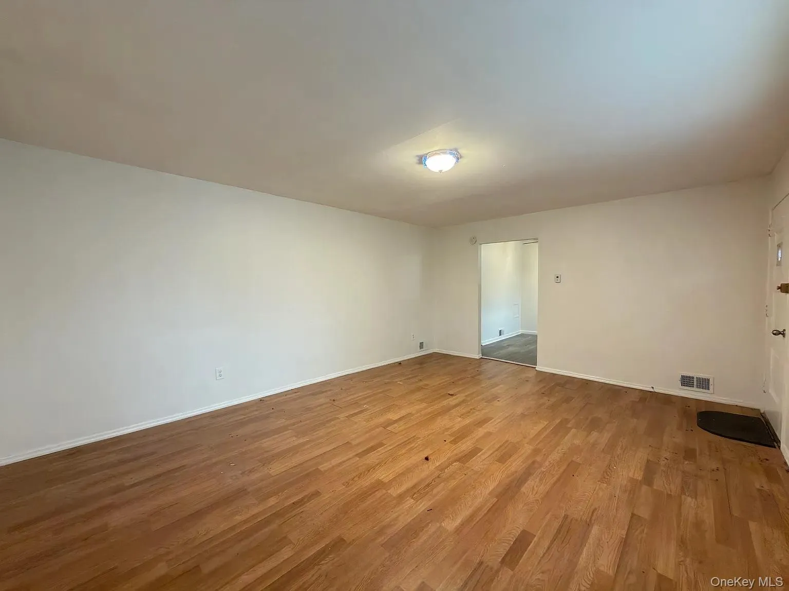 18 Bedford Avenue, Thompson, NY, 3 Bedrooms Bedrooms, 6 Rooms Rooms,1 BathroomBathrooms,Residential Lease,For Rent,Bedford,0,979787 18 Bedford Avenue, Thompson, NY, 3 Bedrooms Bedrooms, 6 Rooms Rooms,1 BathroomBathrooms,Residential Lease,For Rent,Bedford,0,979787