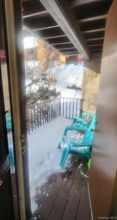 Private deck. Private deck.