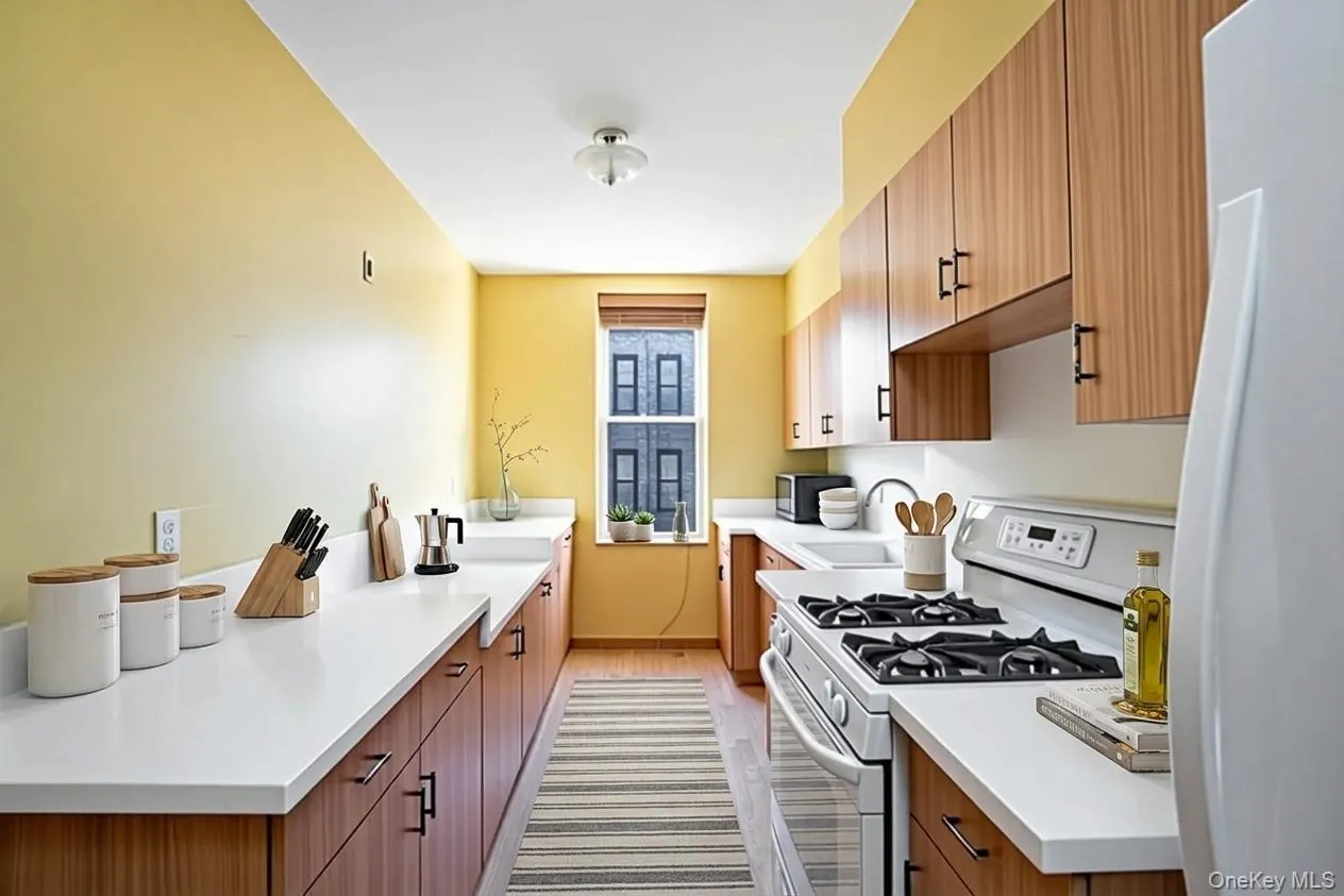 71-20 68th Street, New York, NY, 3 Bedrooms Bedrooms, 6 Rooms Rooms,1 BathroomBathrooms,Residential Lease,For Rent,68th,0,979801 71-20 68th Street, New York, NY, 3 Bedrooms Bedrooms, 6 Rooms Rooms,1 BathroomBathrooms,Residential Lease,For Rent,68th,0,979801
