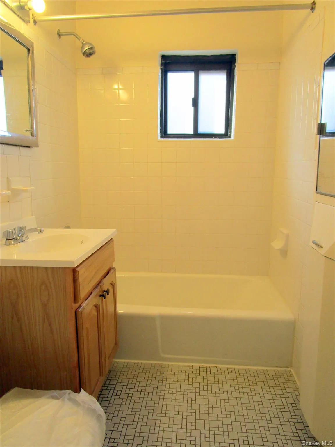 680 Terrace Avenue, Mount Vernon, NY, 2 Bedrooms Bedrooms, 4 Rooms Rooms,1 BathroomBathrooms,Residential Lease,For Rent,Terrace,0,979802 680 Terrace Avenue, Mount Vernon, NY, 2 Bedrooms Bedrooms, 4 Rooms Rooms,1 BathroomBathrooms,Residential Lease,For Rent,Terrace,0,979802