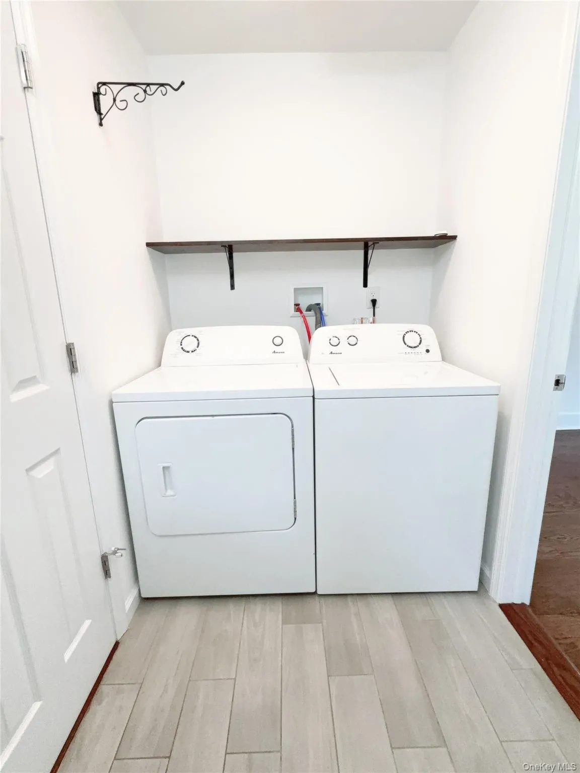 18 Bayles Avenue, Brookhaven, NY, 4 Bedrooms Bedrooms, 10 Rooms Rooms,2 BathroomsBathrooms,Residential Lease,For Rent,Bayles,0,979803 18 Bayles Avenue, Brookhaven, NY, 4 Bedrooms Bedrooms, 10 Rooms Rooms,2 BathroomsBathrooms,Residential Lease,For Rent,Bayles,0,979803