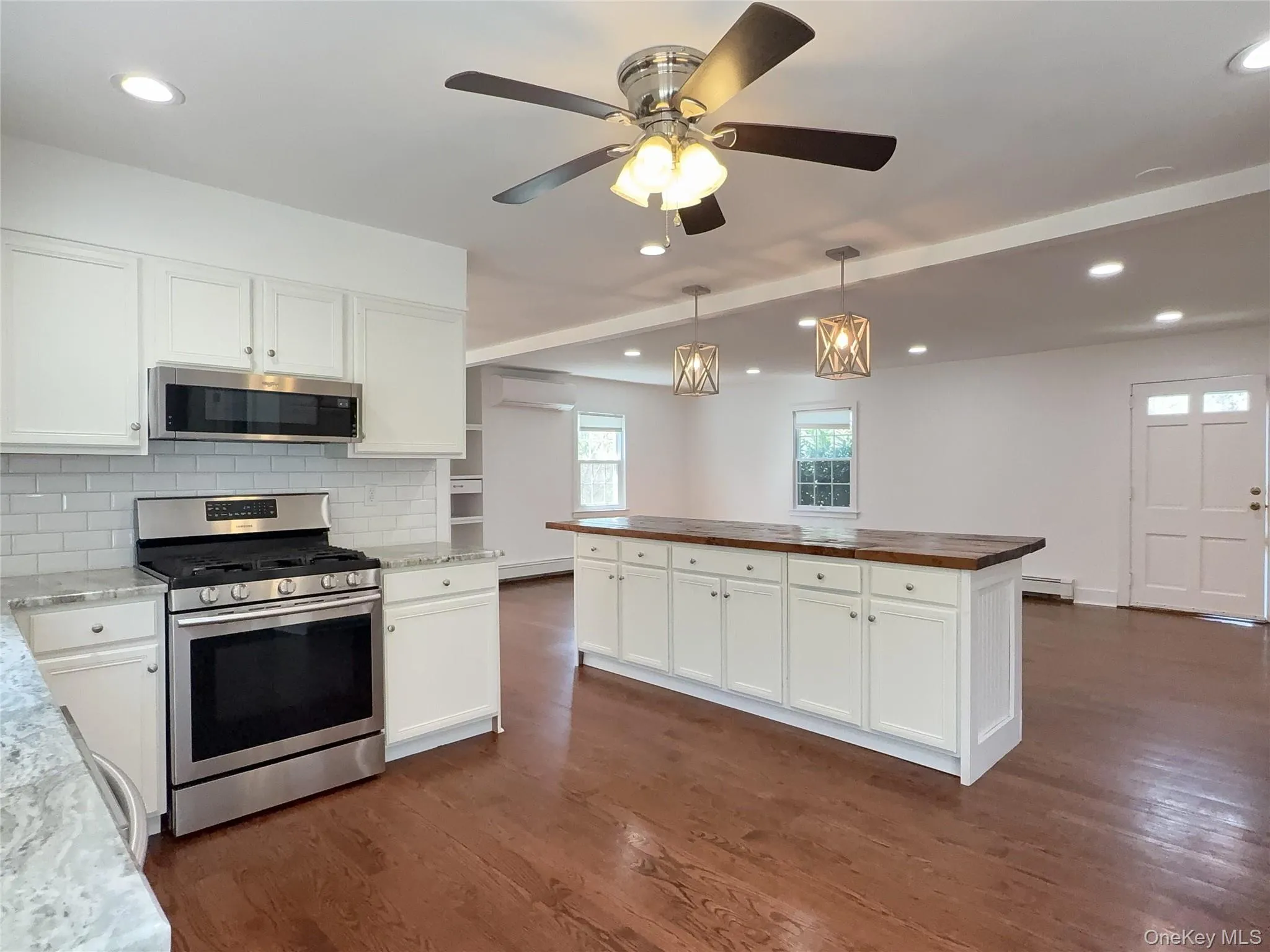 18 Bayles Avenue, Brookhaven, NY, 4 Bedrooms Bedrooms, 10 Rooms Rooms,2 BathroomsBathrooms,Residential Lease,For Rent,Bayles,0,979803 18 Bayles Avenue, Brookhaven, NY, 4 Bedrooms Bedrooms, 10 Rooms Rooms,2 BathroomsBathrooms,Residential Lease,For Rent,Bayles,0,979803