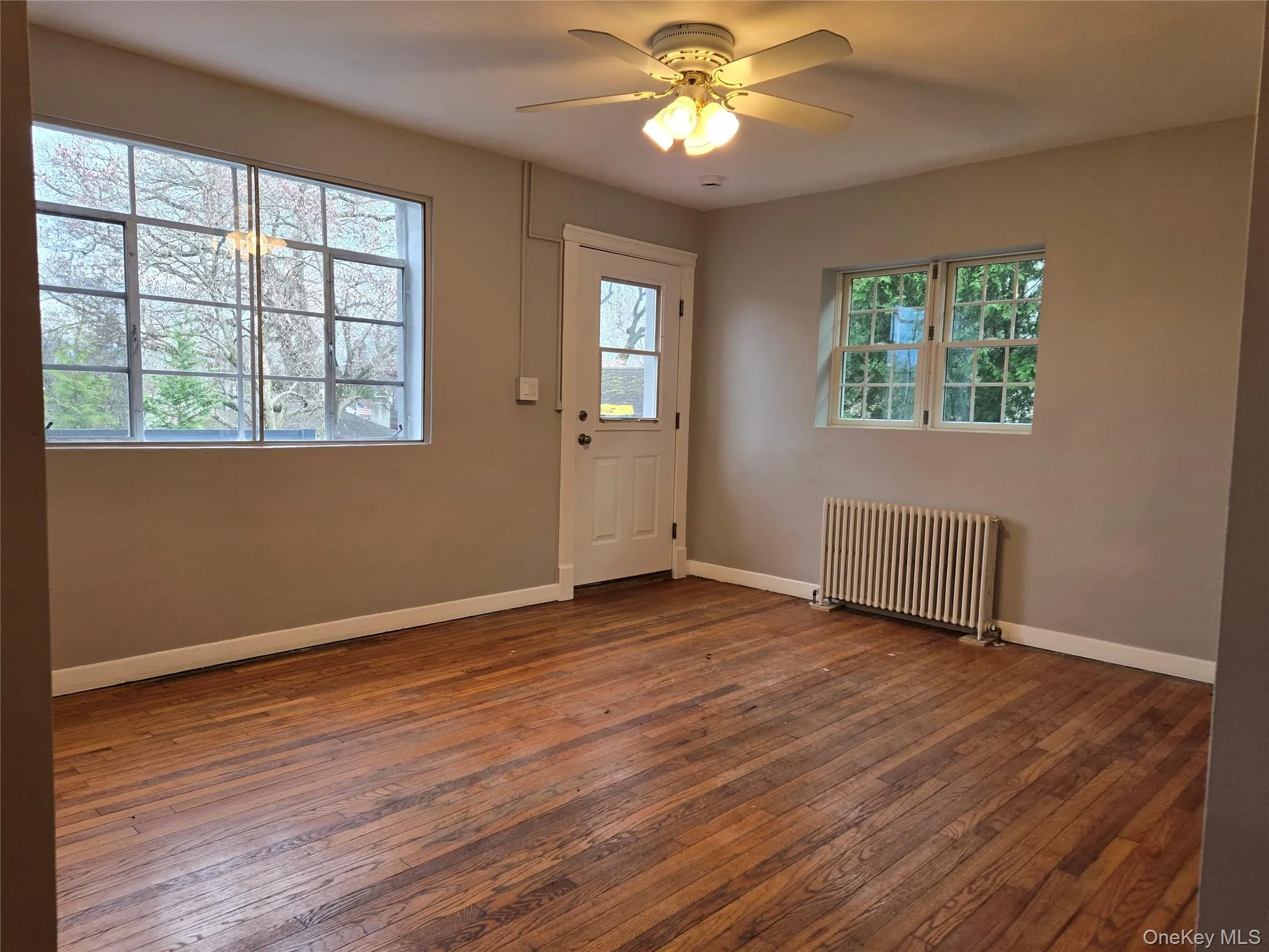 Enter int large open plan area Enter int large open plan area