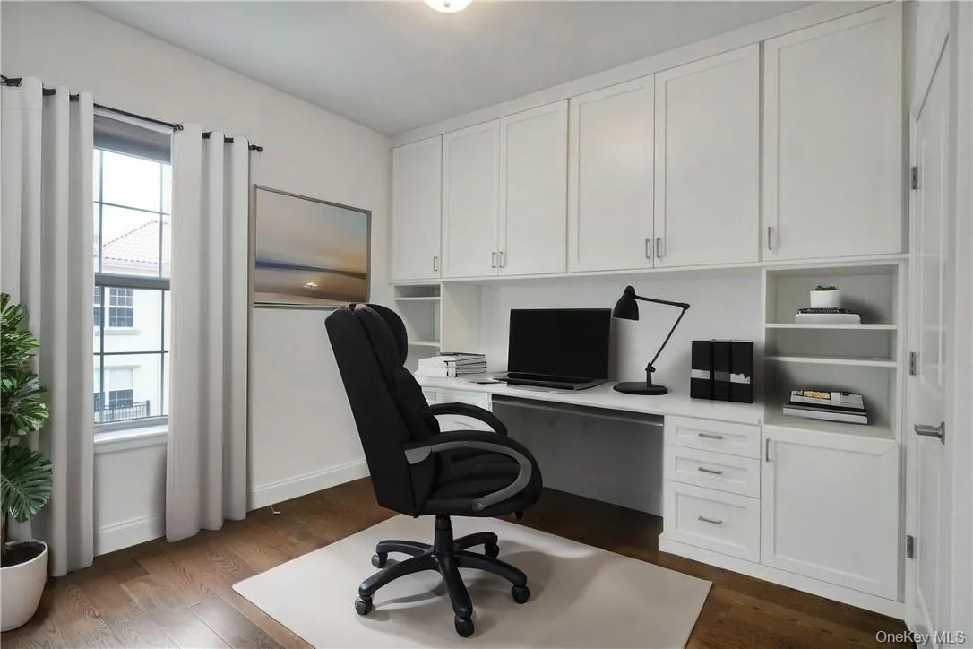 Virtually Staged Office/2nd BR Virtually Staged Office/2nd BR