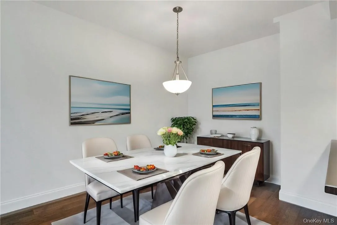 Virtually Staged Dining Area Virtually Staged Dining Area