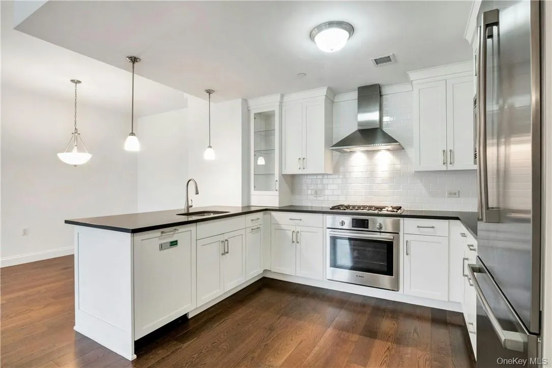 10 BYRON Place, Mamaroneck, NY, 2 Bedrooms Bedrooms, 4 Rooms Rooms,2 BathroomsBathrooms,Residential Lease,For Rent,BYRON,0,979849 10 BYRON Place, Mamaroneck, NY, 2 Bedrooms Bedrooms, 4 Rooms Rooms,2 BathroomsBathrooms,Residential Lease,For Rent,BYRON,0,979849
