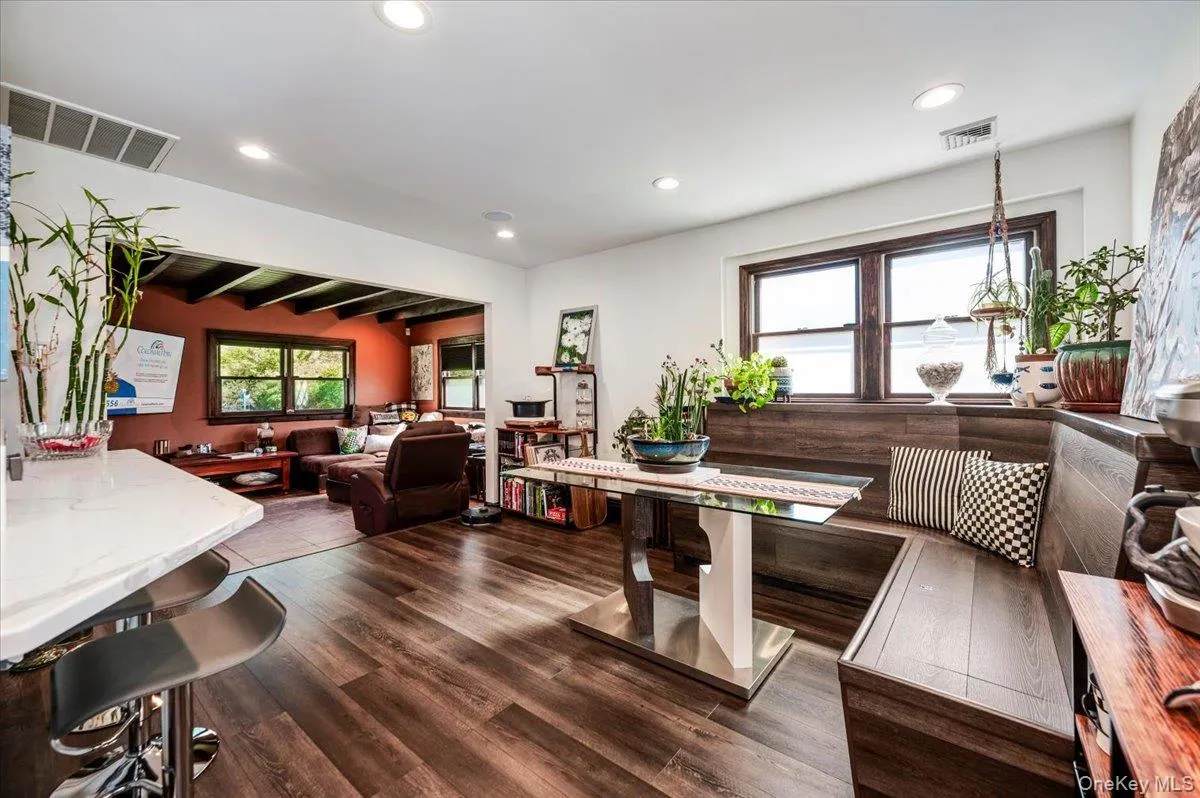 33 Lakeland Street, Islip, NY, 3 Bedrooms Bedrooms, 7 Rooms Rooms,1 BathroomBathrooms,Residential Sale,For Rent,Lakeland,0,979878 33 Lakeland Street, Islip, NY, 3 Bedrooms Bedrooms, 7 Rooms Rooms,1 BathroomBathrooms,Residential Sale,For Rent,Lakeland,0,979878