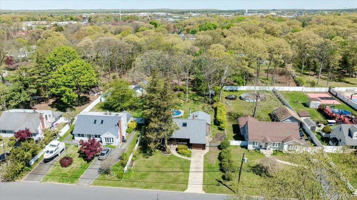 33 Lakeland Street, Islip, NY, 3 Bedrooms Bedrooms, 7 Rooms Rooms,1 BathroomBathrooms,Residential Sale,For Rent,Lakeland,0,979878 33 Lakeland Street, Islip, NY, 3 Bedrooms Bedrooms, 7 Rooms Rooms,1 BathroomBathrooms,Residential Sale,For Rent,Lakeland,0,979878