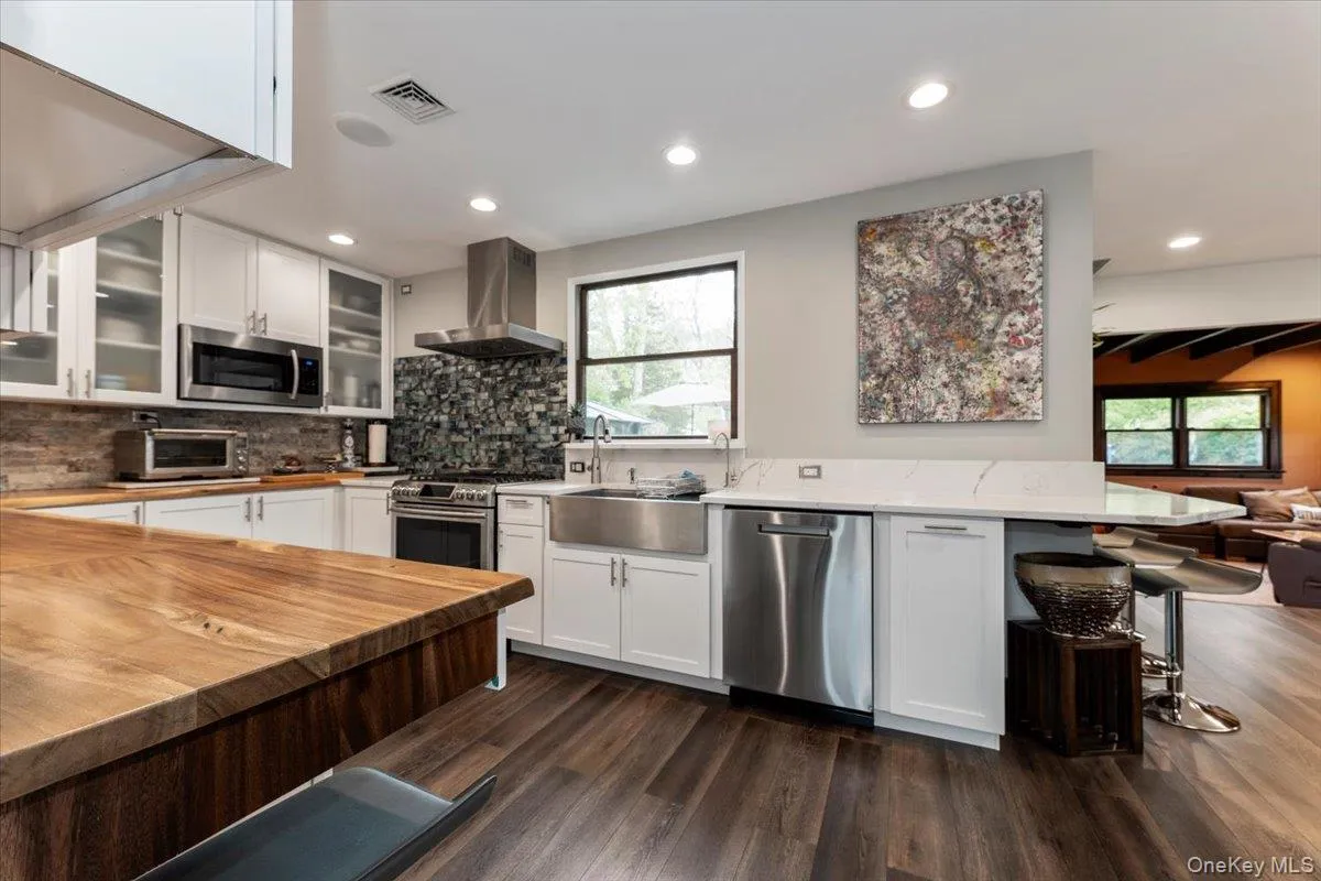 33 Lakeland Street, Islip, NY, 3 Bedrooms Bedrooms, 7 Rooms Rooms,1 BathroomBathrooms,Residential Sale,For Rent,Lakeland,0,979878 33 Lakeland Street, Islip, NY, 3 Bedrooms Bedrooms, 7 Rooms Rooms,1 BathroomBathrooms,Residential Sale,For Rent,Lakeland,0,979878