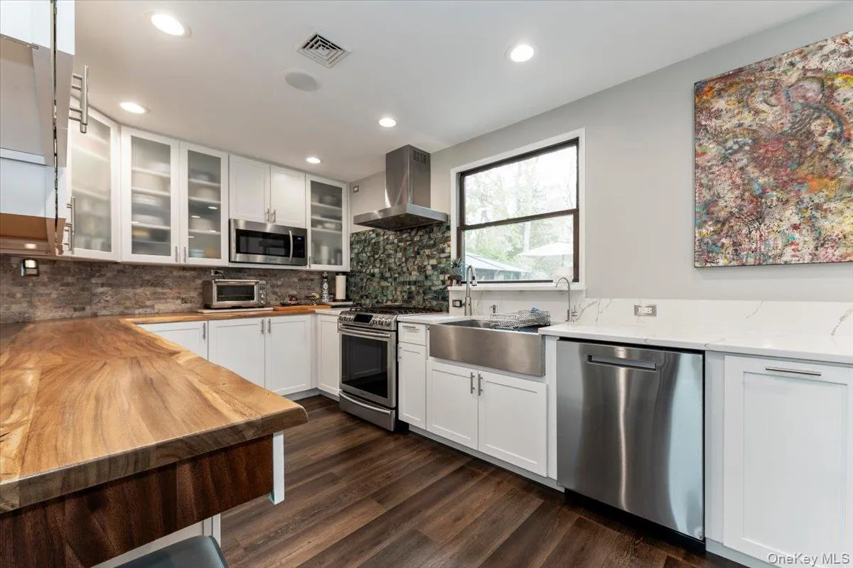 33 Lakeland Street, Islip, NY, 3 Bedrooms Bedrooms, 7 Rooms Rooms,1 BathroomBathrooms,Residential Sale,For Rent,Lakeland,0,979878 33 Lakeland Street, Islip, NY, 3 Bedrooms Bedrooms, 7 Rooms Rooms,1 BathroomBathrooms,Residential Sale,For Rent,Lakeland,0,979878