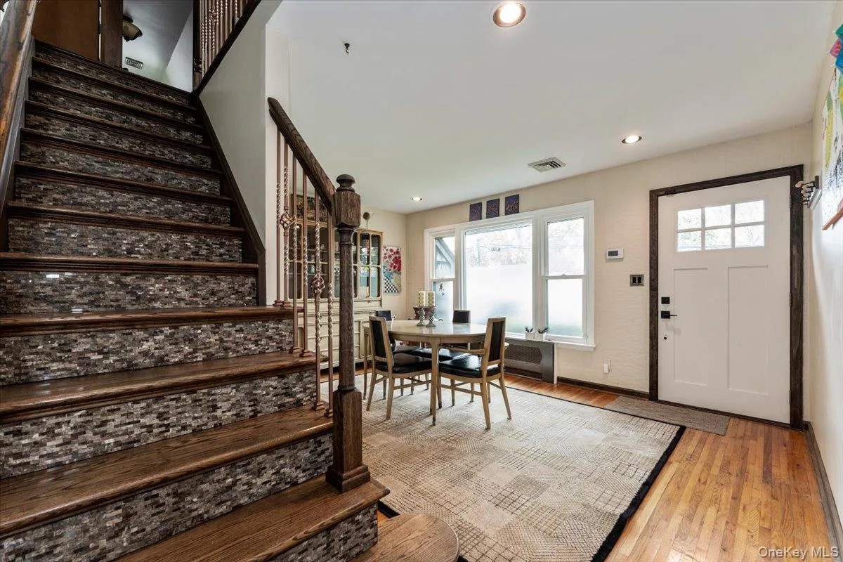 33 Lakeland Street, Islip, NY, 3 Bedrooms Bedrooms, 7 Rooms Rooms,1 BathroomBathrooms,Residential Sale,For Rent,Lakeland,0,979878 33 Lakeland Street, Islip, NY, 3 Bedrooms Bedrooms, 7 Rooms Rooms,1 BathroomBathrooms,Residential Sale,For Rent,Lakeland,0,979878