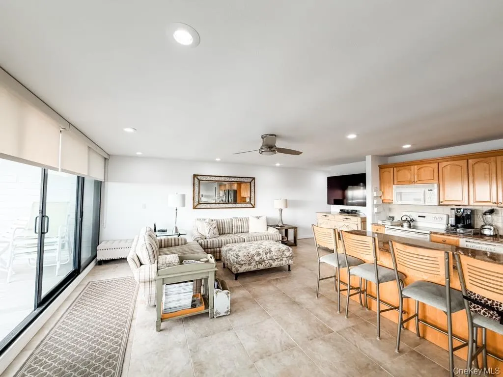 261 Dune Road, Southampton, NY, 2 Bedrooms Bedrooms, 3 Rooms Rooms,2 BathroomsBathrooms,Residential Lease,For Rent,Dune Road,0,979899 261 Dune Road, Southampton, NY, 2 Bedrooms Bedrooms, 3 Rooms Rooms,2 BathroomsBathrooms,Residential Lease,For Rent,Dune Road,0,979899