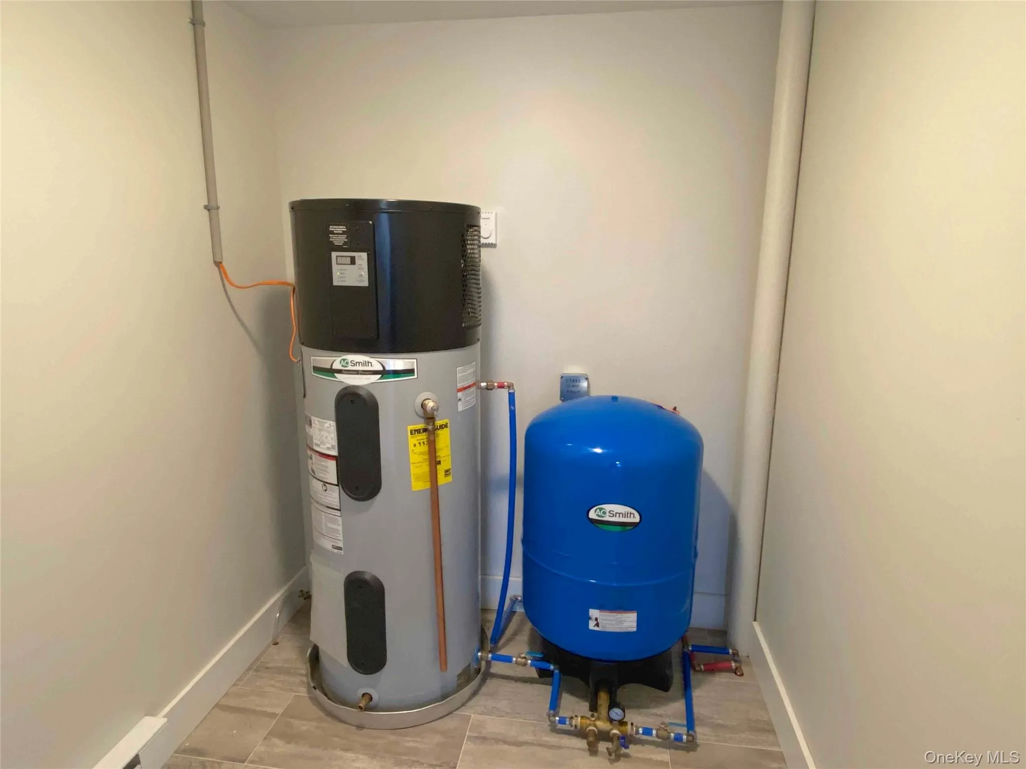 Heat Pump Hot Water Heater, well pressure tank for this unit Heat Pump Hot Water Heater, well pressure tank for this unit