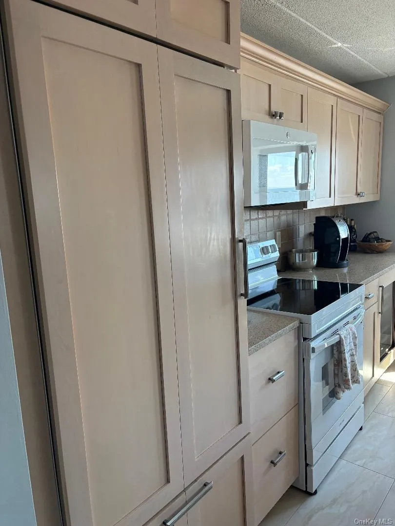 750 West Broadway, Long Beach, NY, 2 Bedrooms Bedrooms, 5 Rooms Rooms,3 BathroomsBathrooms,Residential Lease,For Rent,West Broadway,0,979933 750 West Broadway, Long Beach, NY, 2 Bedrooms Bedrooms, 5 Rooms Rooms,3 BathroomsBathrooms,Residential Lease,For Rent,West Broadway,0,979933