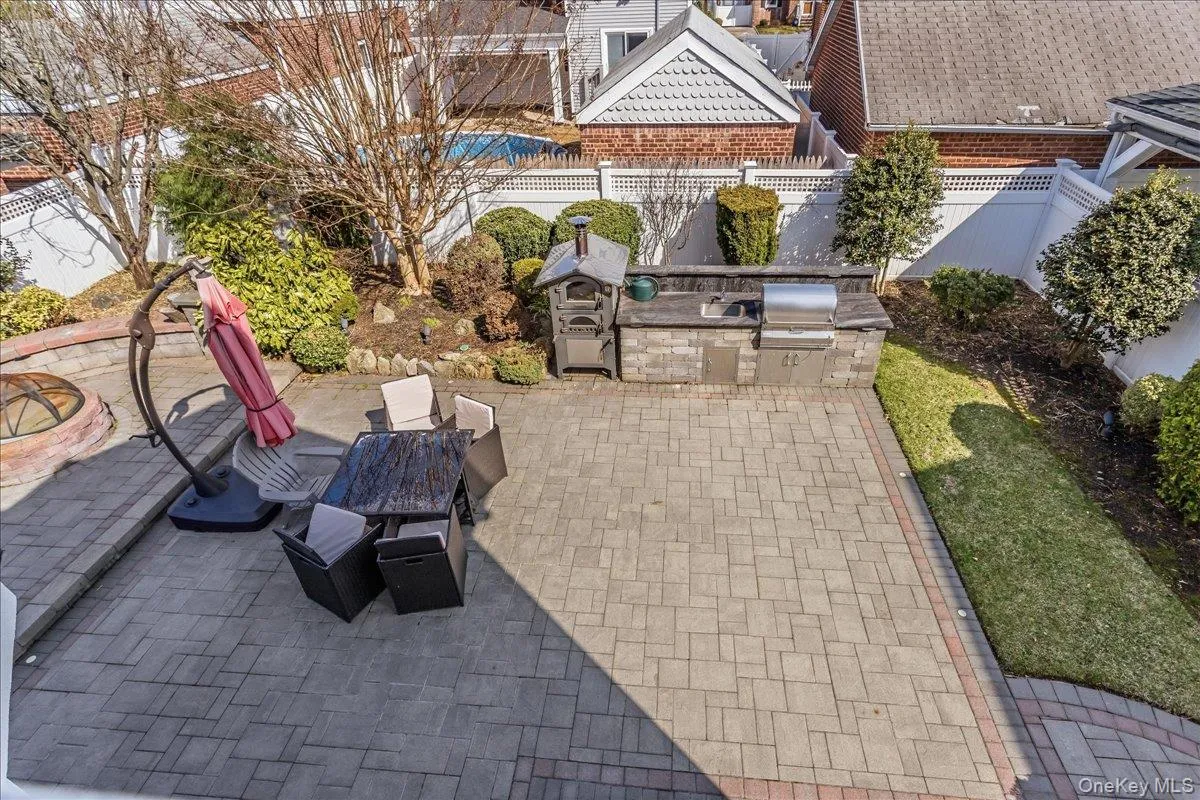 263 James Street, Hempstead, NY, 4 Bedrooms Bedrooms, 8 Rooms Rooms,2 BathroomsBathrooms,Residential,For Rent,James,0,979935 263 James Street, Hempstead, NY, 4 Bedrooms Bedrooms, 8 Rooms Rooms,2 BathroomsBathrooms,Residential,For Rent,James,0,979935