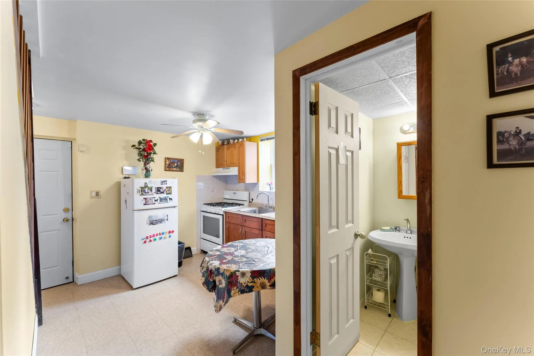 18 Butler Place, Yonkers, NY, 4 Bedrooms Bedrooms, 10 Rooms Rooms,3 BathroomsBathrooms,Residential,For Rent,Butler,0,979936 18 Butler Place, Yonkers, NY, 4 Bedrooms Bedrooms, 10 Rooms Rooms,3 BathroomsBathrooms,Residential,For Rent,Butler,0,979936