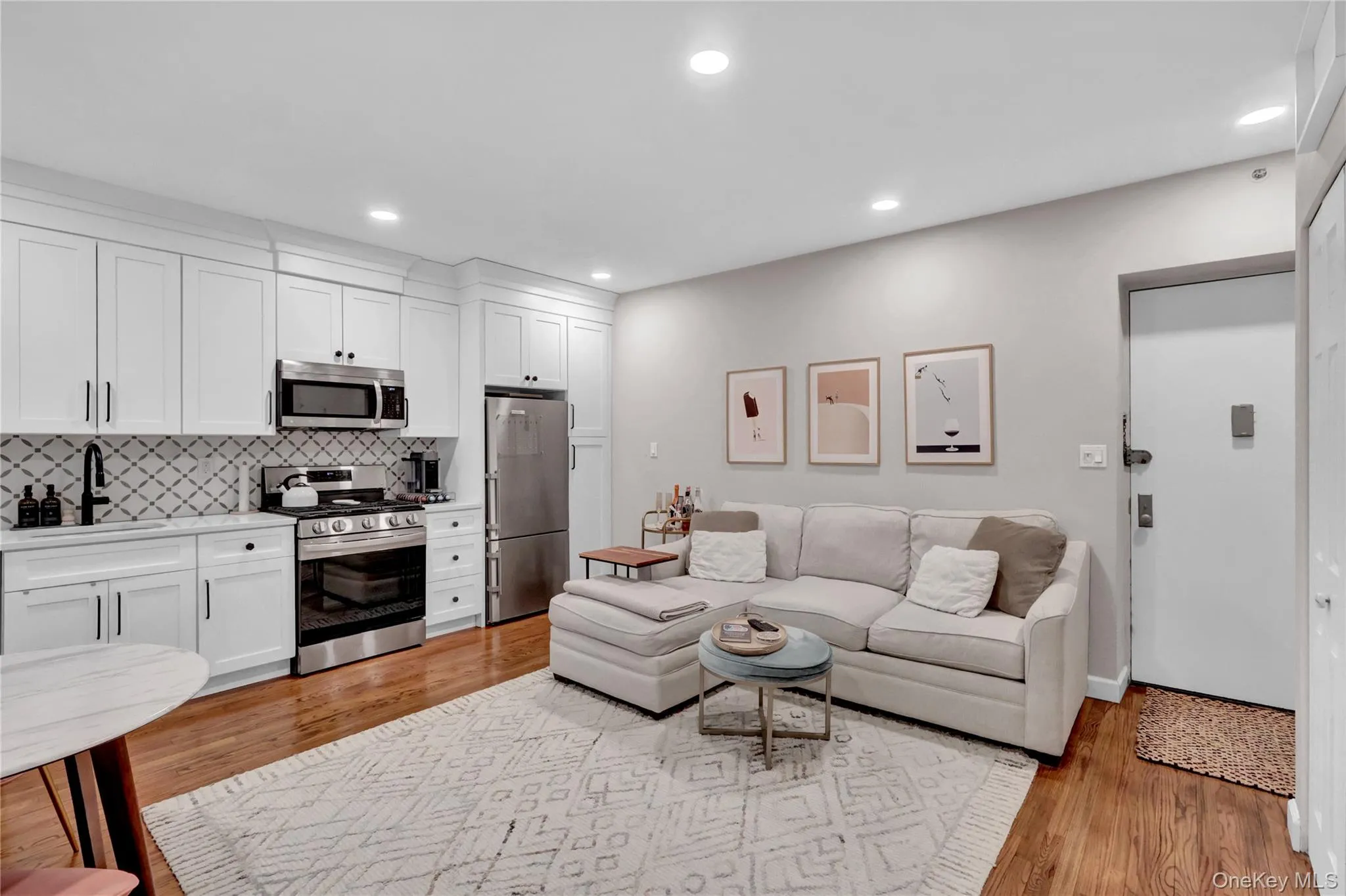 25 Broadway, Long Beach, NY, 1 Bedroom Bedrooms, 3 Rooms Rooms,1 BathroomBathrooms,Residential Lease,For Rent,Broadway,0,979944 25 Broadway, Long Beach, NY, 1 Bedroom Bedrooms, 3 Rooms Rooms,1 BathroomBathrooms,Residential Lease,For Rent,Broadway,0,979944