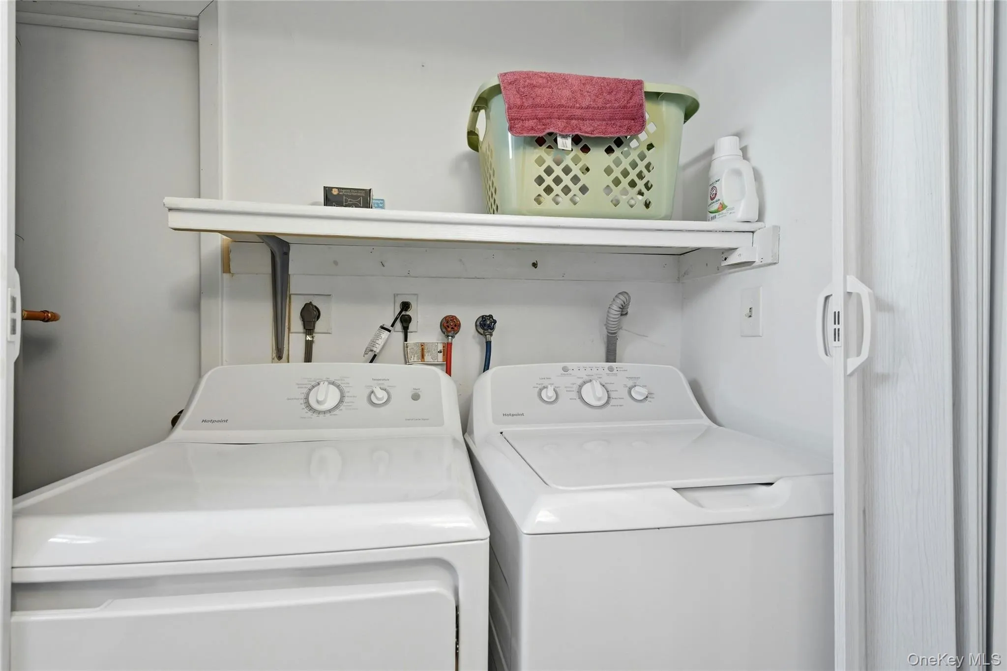 204 Belfast Lane, Brookhaven, NY, 2 Bedrooms Bedrooms, 5 Rooms Rooms,2 BathroomsBathrooms,Residential,For Rent,Belfast,0,979949 204 Belfast Lane, Brookhaven, NY, 2 Bedrooms Bedrooms, 5 Rooms Rooms,2 BathroomsBathrooms,Residential,For Rent,Belfast,0,979949