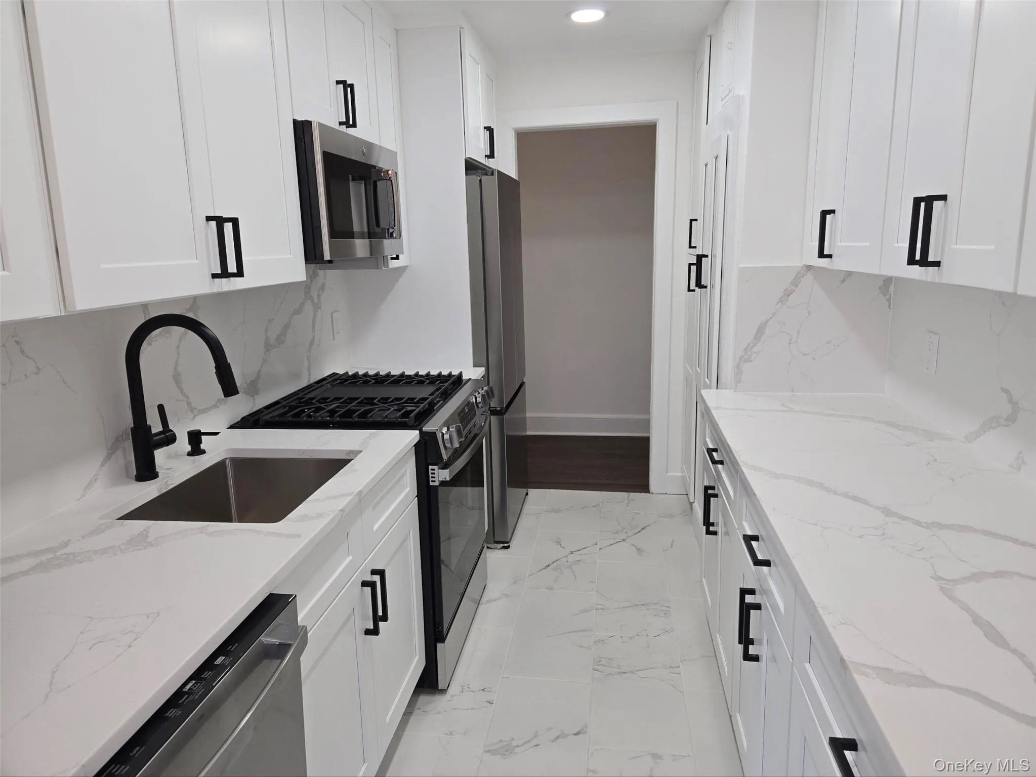 292 Main Street, White Plains, NY, 2 Bedrooms Bedrooms, 5 Rooms Rooms,1 BathroomBathrooms,Residential,For Rent,Main Street,0,979959 292 Main Street, White Plains, NY, 2 Bedrooms Bedrooms, 5 Rooms Rooms,1 BathroomBathrooms,Residential,For Rent,Main Street,0,979959