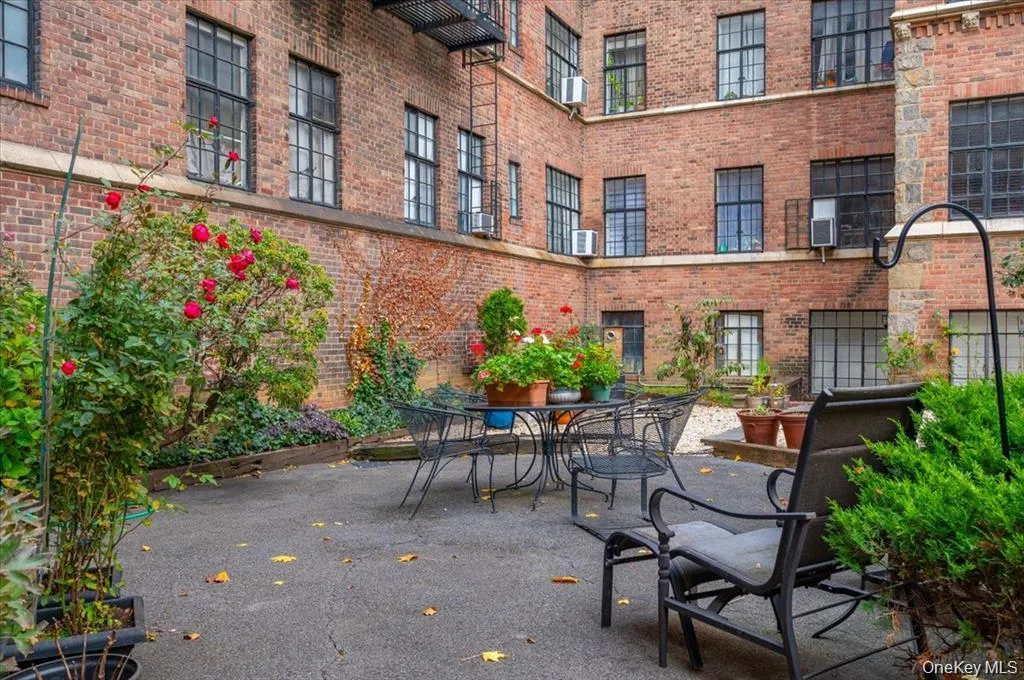 292 Main Street, White Plains, NY, 2 Bedrooms Bedrooms, 5 Rooms Rooms,1 BathroomBathrooms,Residential,For Rent,Main Street,0,979959 292 Main Street, White Plains, NY, 2 Bedrooms Bedrooms, 5 Rooms Rooms,1 BathroomBathrooms,Residential,For Rent,Main Street,0,979959