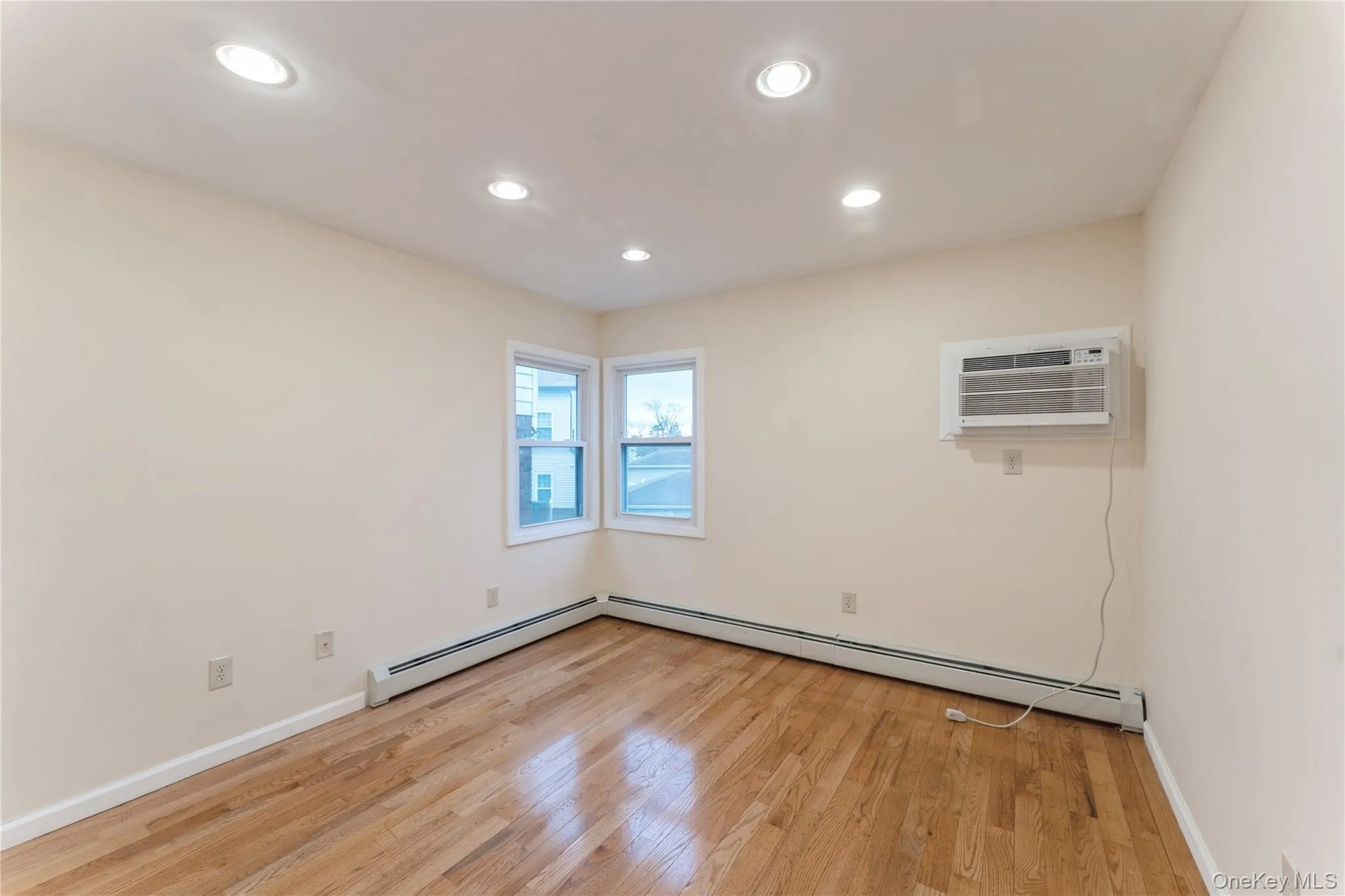 228-20 Edgewood Avenue, New York, NY, 3 Bedrooms Bedrooms, 6 Rooms Rooms,2 BathroomsBathrooms,Residential Lease,For Rent,Edgewood,0,979967 228-20 Edgewood Avenue, New York, NY, 3 Bedrooms Bedrooms, 6 Rooms Rooms,2 BathroomsBathrooms,Residential Lease,For Rent,Edgewood,0,979967