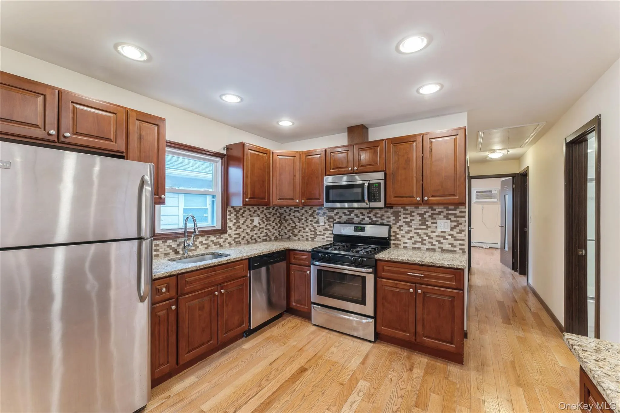 228-20 Edgewood Avenue, New York, NY, 3 Bedrooms Bedrooms, 6 Rooms Rooms,2 BathroomsBathrooms,Residential Lease,For Rent,Edgewood,0,979967 228-20 Edgewood Avenue, New York, NY, 3 Bedrooms Bedrooms, 6 Rooms Rooms,2 BathroomsBathrooms,Residential Lease,For Rent,Edgewood,0,979967