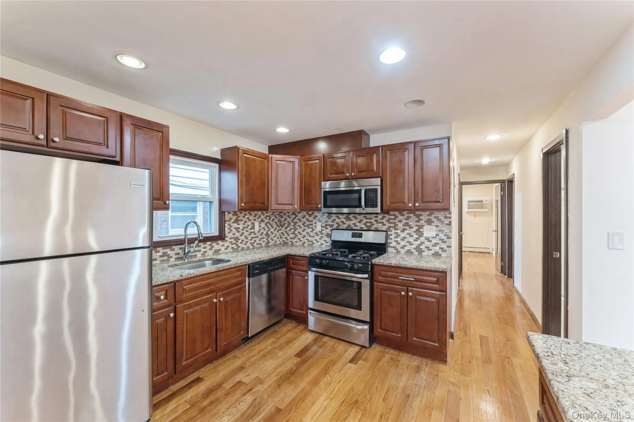 228-20 Edgewood Avenue, New York, NY, 3 Bedrooms Bedrooms, 6 Rooms Rooms,2 BathroomsBathrooms,Residential Lease,For Rent,Edgewood,0,979967 228-20 Edgewood Avenue, New York, NY, 3 Bedrooms Bedrooms, 6 Rooms Rooms,2 BathroomsBathrooms,Residential Lease,For Rent,Edgewood,0,979967