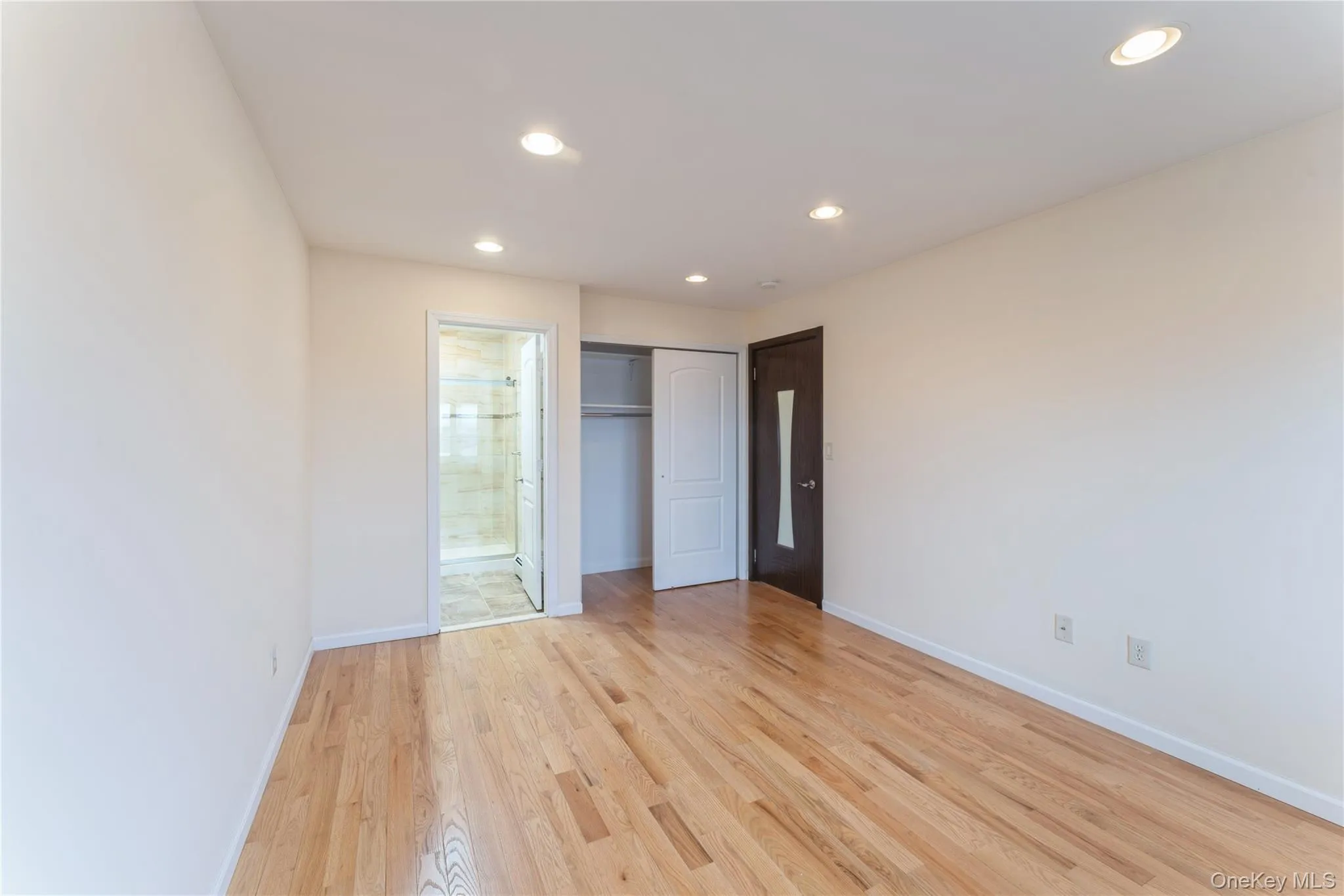 228-20 Edgewood Avenue, New York, NY, 3 Bedrooms Bedrooms, 6 Rooms Rooms,2 BathroomsBathrooms,Residential Lease,For Rent,Edgewood,0,979967 228-20 Edgewood Avenue, New York, NY, 3 Bedrooms Bedrooms, 6 Rooms Rooms,2 BathroomsBathrooms,Residential Lease,For Rent,Edgewood,0,979967