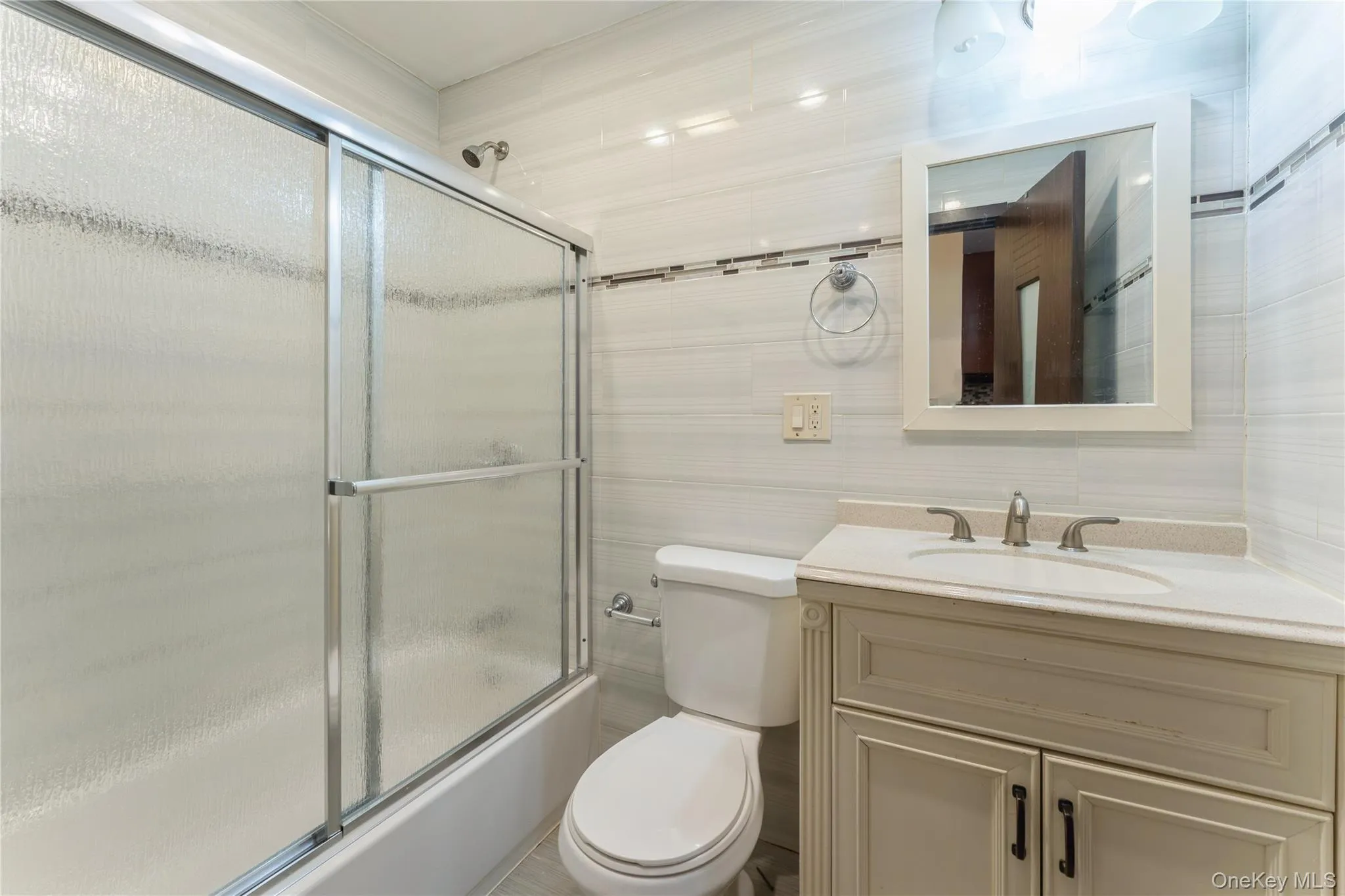 228-20 Edgewood Avenue, New York, NY, 3 Bedrooms Bedrooms, 6 Rooms Rooms,2 BathroomsBathrooms,Residential Lease,For Rent,Edgewood,0,979967 228-20 Edgewood Avenue, New York, NY, 3 Bedrooms Bedrooms, 6 Rooms Rooms,2 BathroomsBathrooms,Residential Lease,For Rent,Edgewood,0,979967