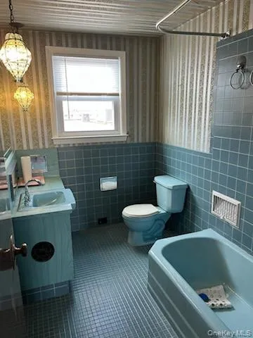 125 Hoffman Avenue, Babylon, NY, 3 Bedrooms Bedrooms, 7 Rooms Rooms,2 BathroomsBathrooms,Residential Lease,For Rent,Hoffman,0,979971 125 Hoffman Avenue, Babylon, NY, 3 Bedrooms Bedrooms, 7 Rooms Rooms,2 BathroomsBathrooms,Residential Lease,For Rent,Hoffman,0,979971