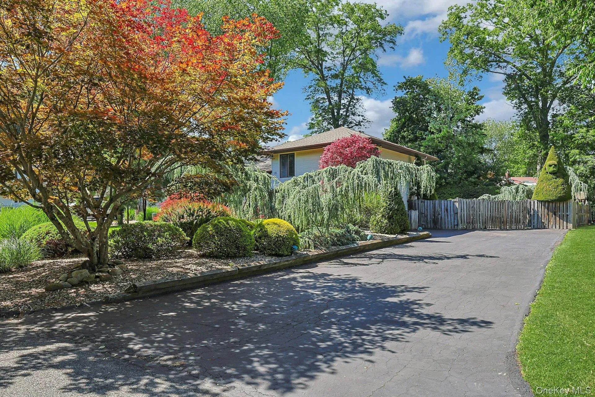 18 Scott Drive, Clarkstown, NY, 4 Bedrooms Bedrooms, 7 Rooms Rooms,2 BathroomsBathrooms,Residential,For Rent,Scott,0,979978 18 Scott Drive, Clarkstown, NY, 4 Bedrooms Bedrooms, 7 Rooms Rooms,2 BathroomsBathrooms,Residential,For Rent,Scott,0,979978