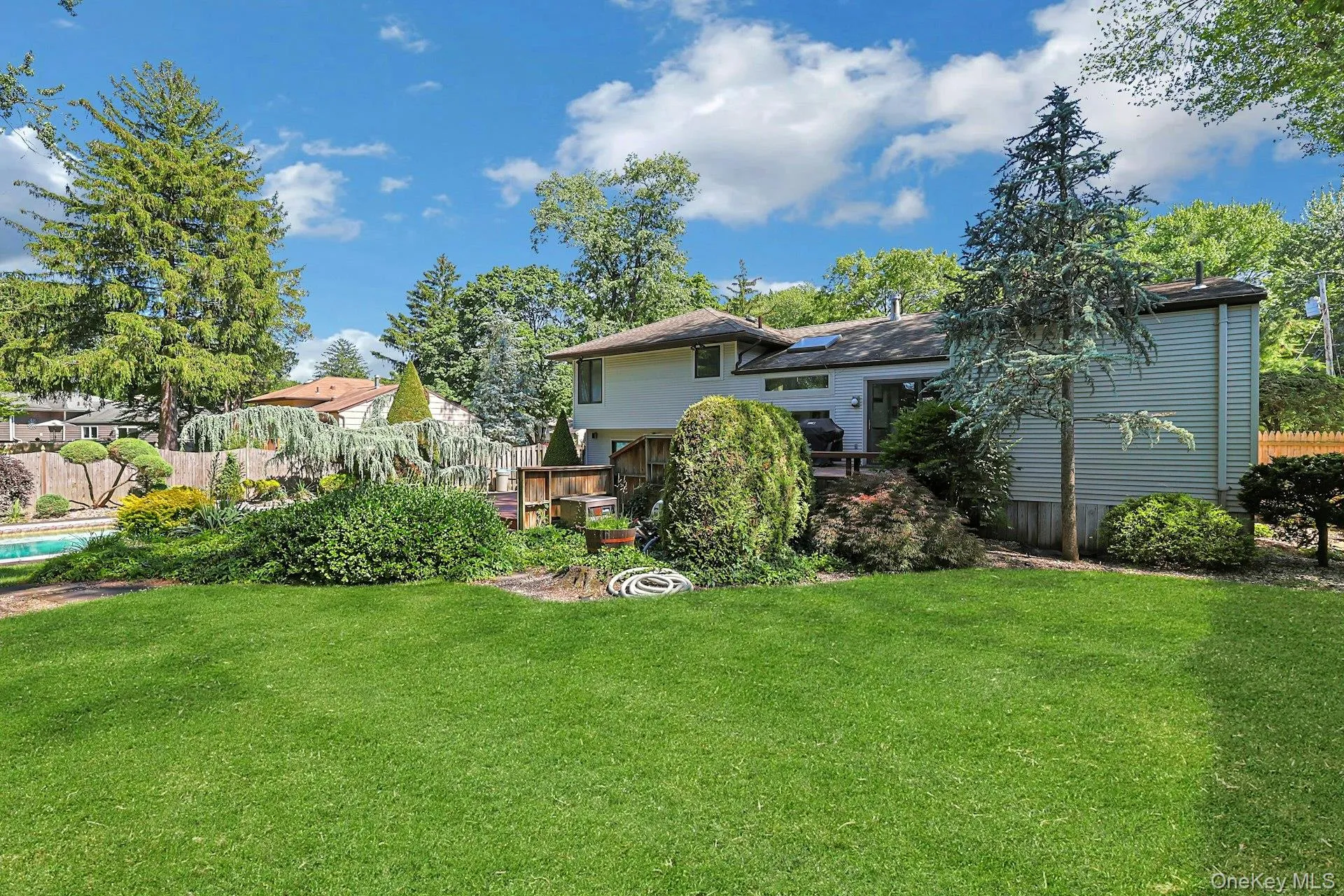 18 Scott Drive, Clarkstown, NY, 4 Bedrooms Bedrooms, 7 Rooms Rooms,2 BathroomsBathrooms,Residential,For Rent,Scott,0,979978 18 Scott Drive, Clarkstown, NY, 4 Bedrooms Bedrooms, 7 Rooms Rooms,2 BathroomsBathrooms,Residential,For Rent,Scott,0,979978