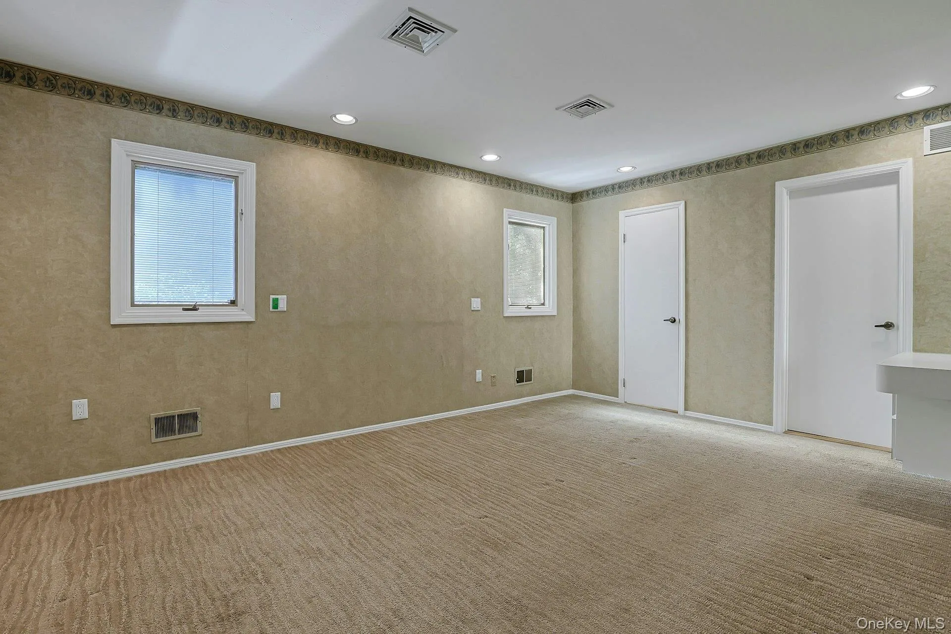 18 Scott Drive, Clarkstown, NY, 4 Bedrooms Bedrooms, 7 Rooms Rooms,2 BathroomsBathrooms,Residential,For Rent,Scott,0,979978 18 Scott Drive, Clarkstown, NY, 4 Bedrooms Bedrooms, 7 Rooms Rooms,2 BathroomsBathrooms,Residential,For Rent,Scott,0,979978