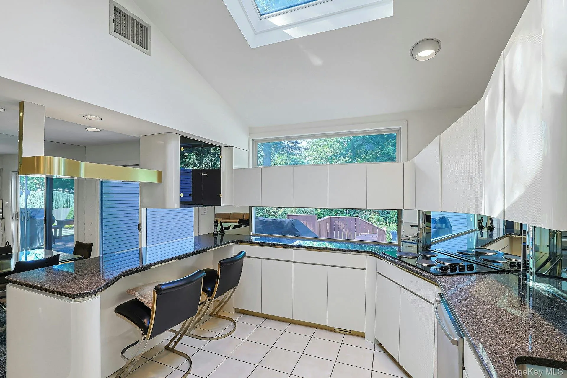 18 Scott Drive, Clarkstown, NY, 4 Bedrooms Bedrooms, 7 Rooms Rooms,2 BathroomsBathrooms,Residential,For Rent,Scott,0,979978 18 Scott Drive, Clarkstown, NY, 4 Bedrooms Bedrooms, 7 Rooms Rooms,2 BathroomsBathrooms,Residential,For Rent,Scott,0,979978