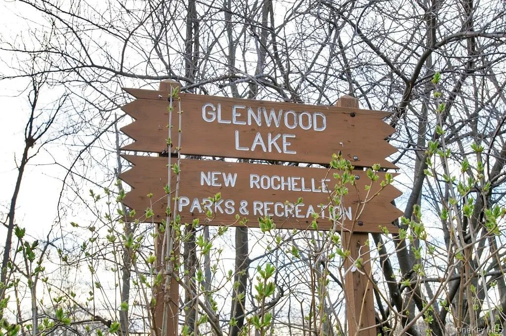 I still like the old sign! I still like the old sign!
