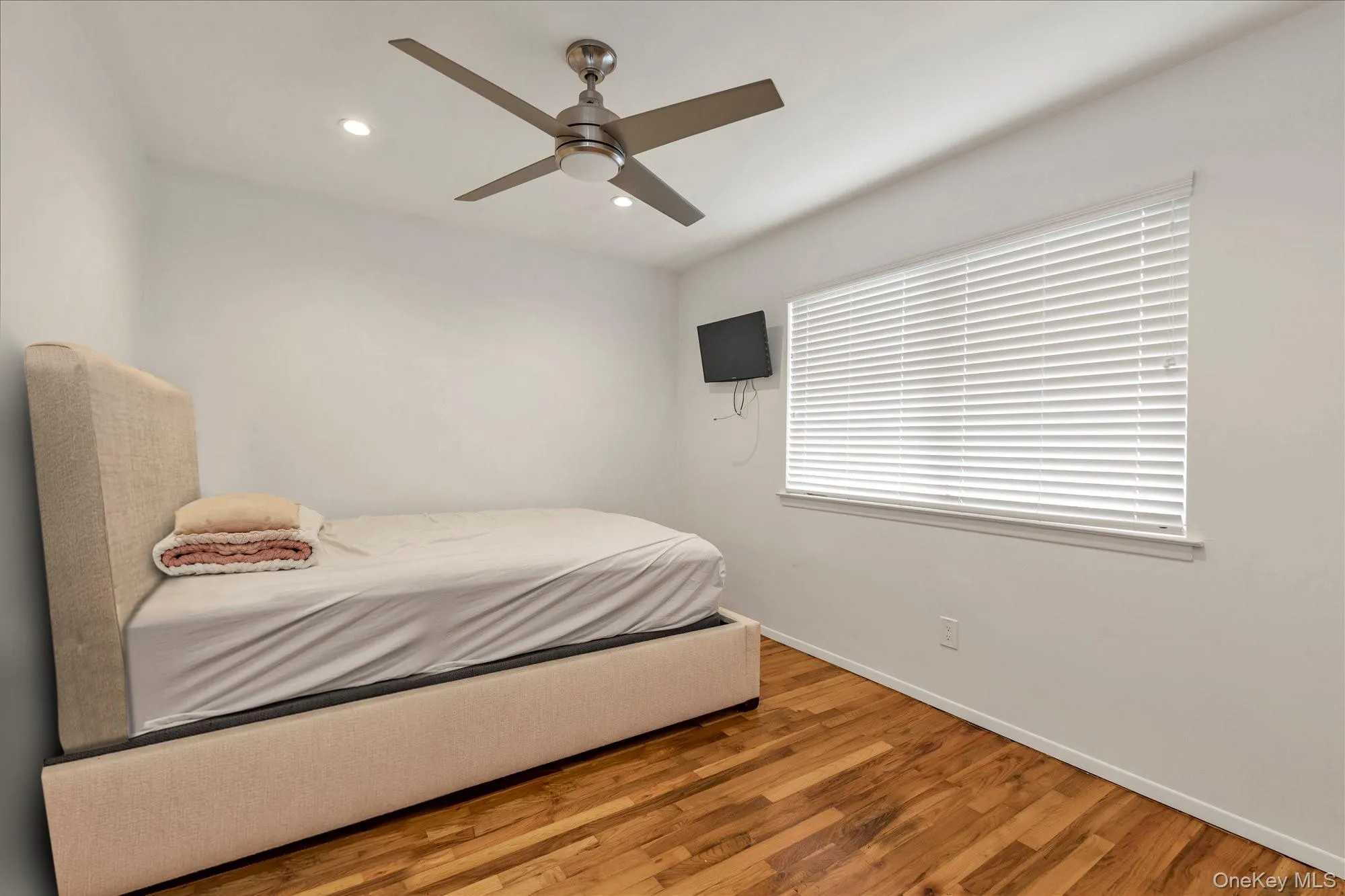 8 Branding Iron Lane, Glen Cove, NY, 4 Bedrooms Bedrooms, 7 Rooms Rooms,2 BathroomsBathrooms,Residential Lease,For Rent,Branding Iron,0,979997 8 Branding Iron Lane, Glen Cove, NY, 4 Bedrooms Bedrooms, 7 Rooms Rooms,2 BathroomsBathrooms,Residential Lease,For Rent,Branding Iron,0,979997