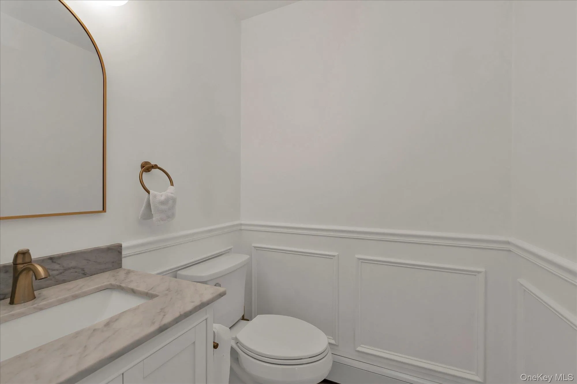 8 Branding Iron Lane, Glen Cove, NY, 4 Bedrooms Bedrooms, 7 Rooms Rooms,2 BathroomsBathrooms,Residential Lease,For Rent,Branding Iron,0,979997 8 Branding Iron Lane, Glen Cove, NY, 4 Bedrooms Bedrooms, 7 Rooms Rooms,2 BathroomsBathrooms,Residential Lease,For Rent,Branding Iron,0,979997